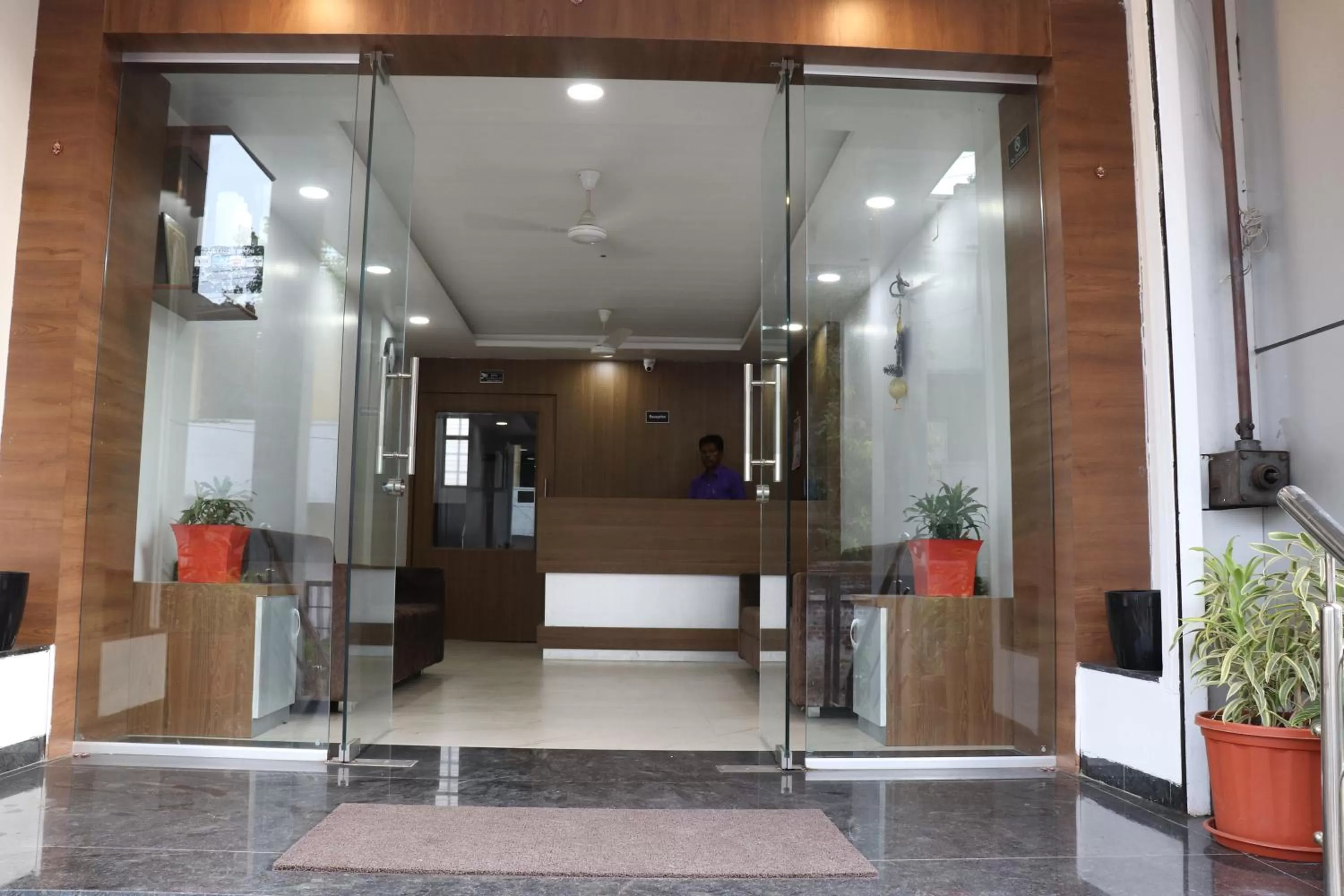 Facade/entrance in Hotel New Samrat