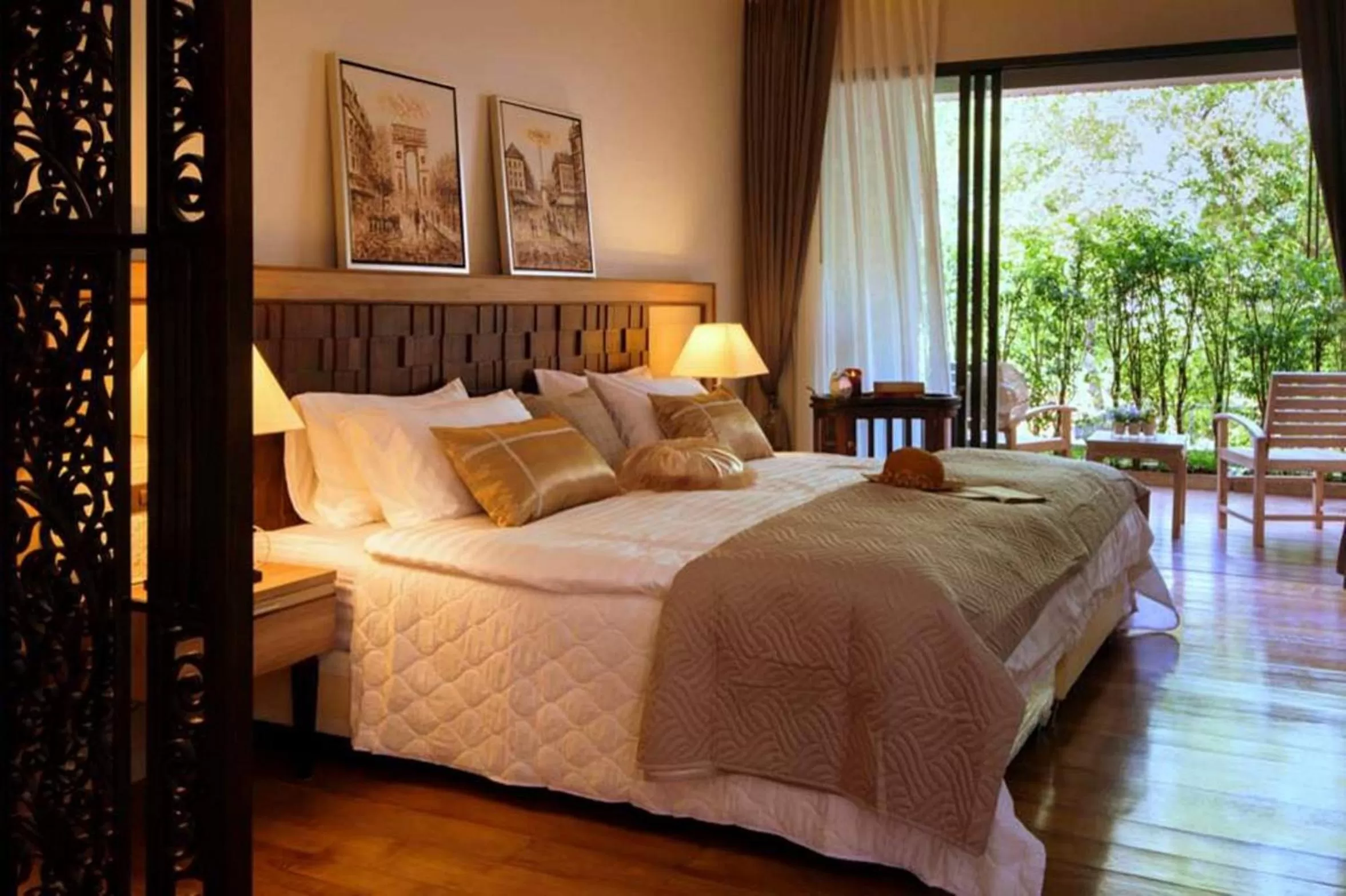 Shower, Bed in Rimnaam Klangchan Hotel - SHA Plus