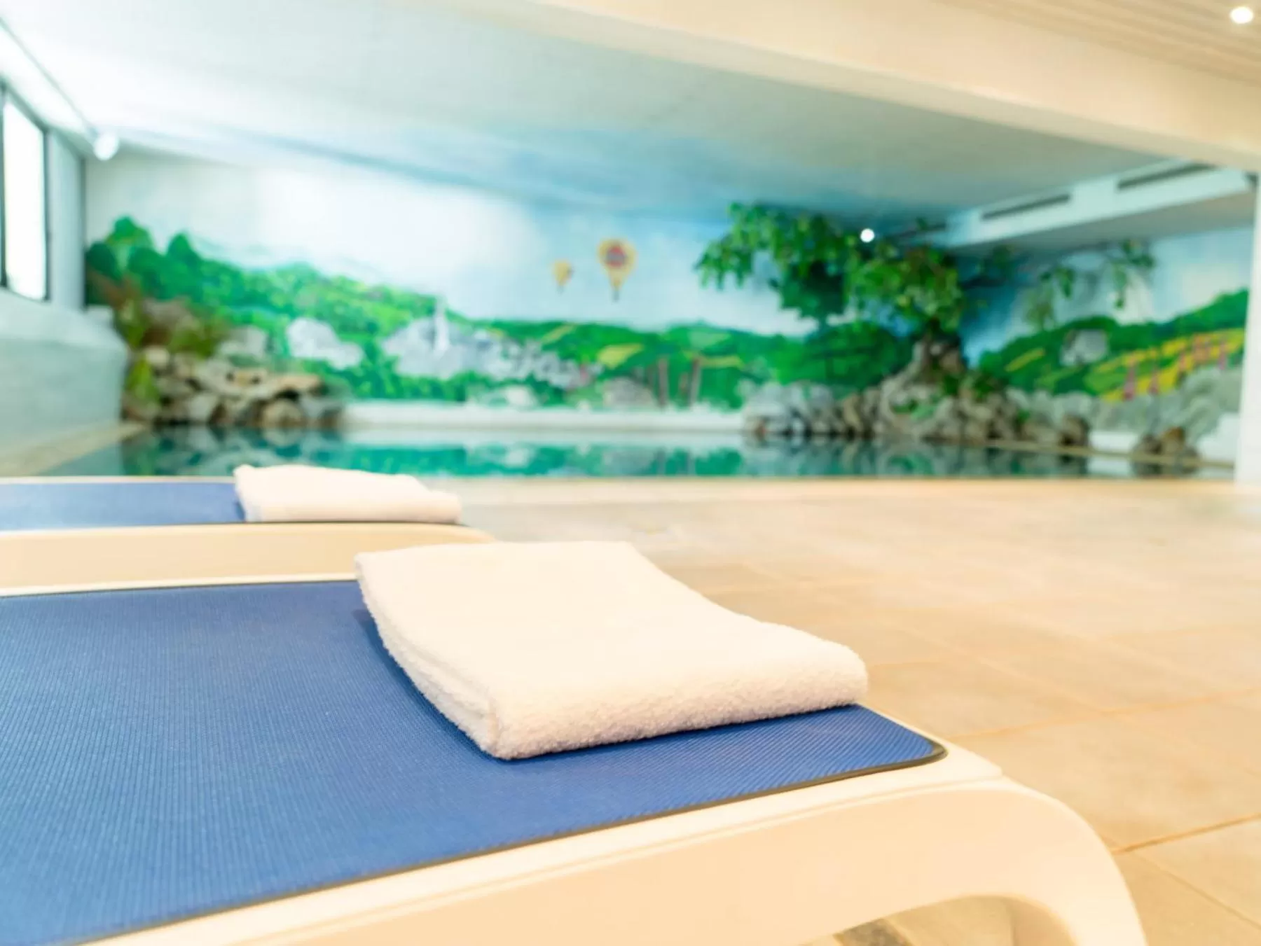 Swimming Pool in Hennedamm Hotel