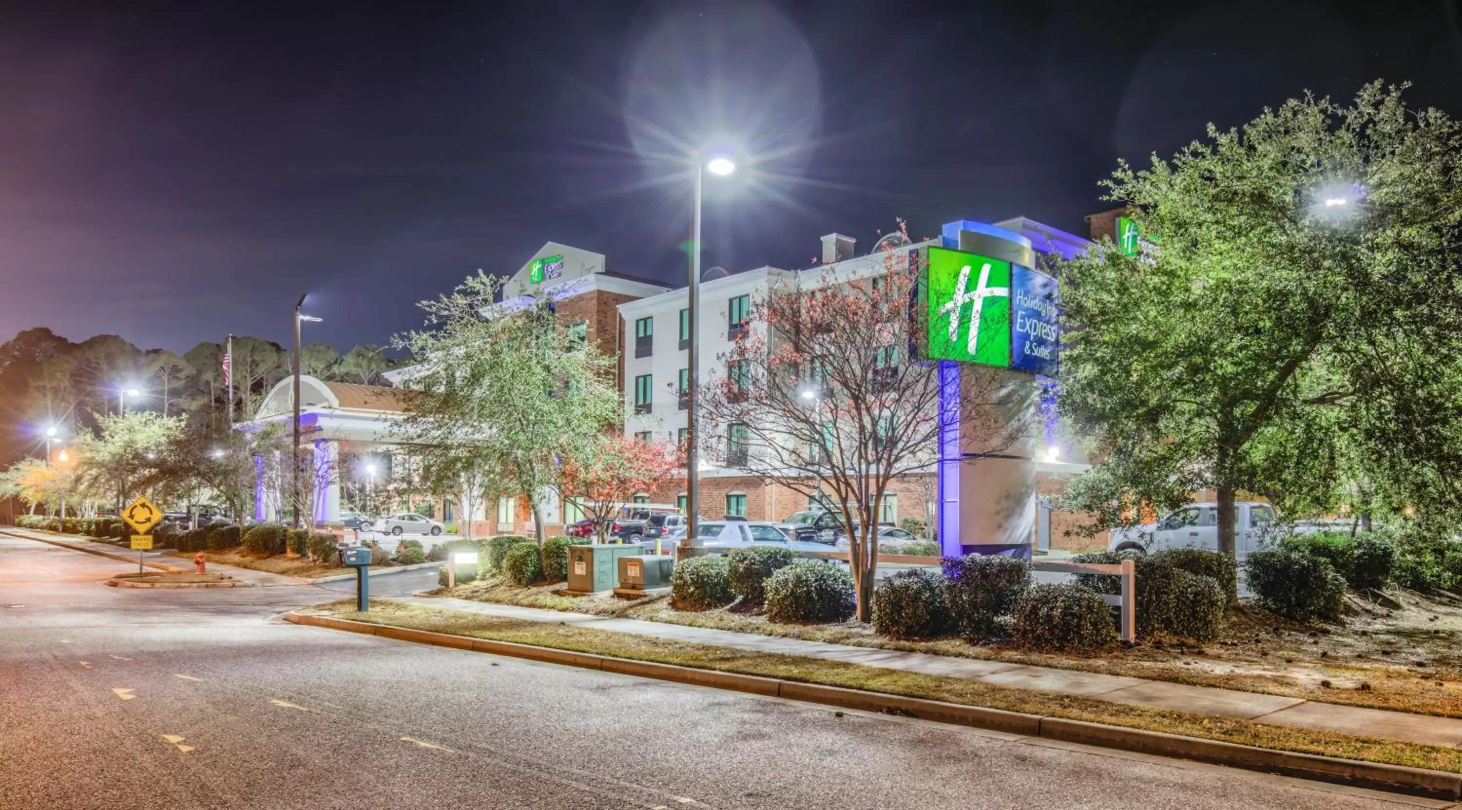 Property building in Holiday Inn Express Hotel & Suites Gulf Shores by IHG