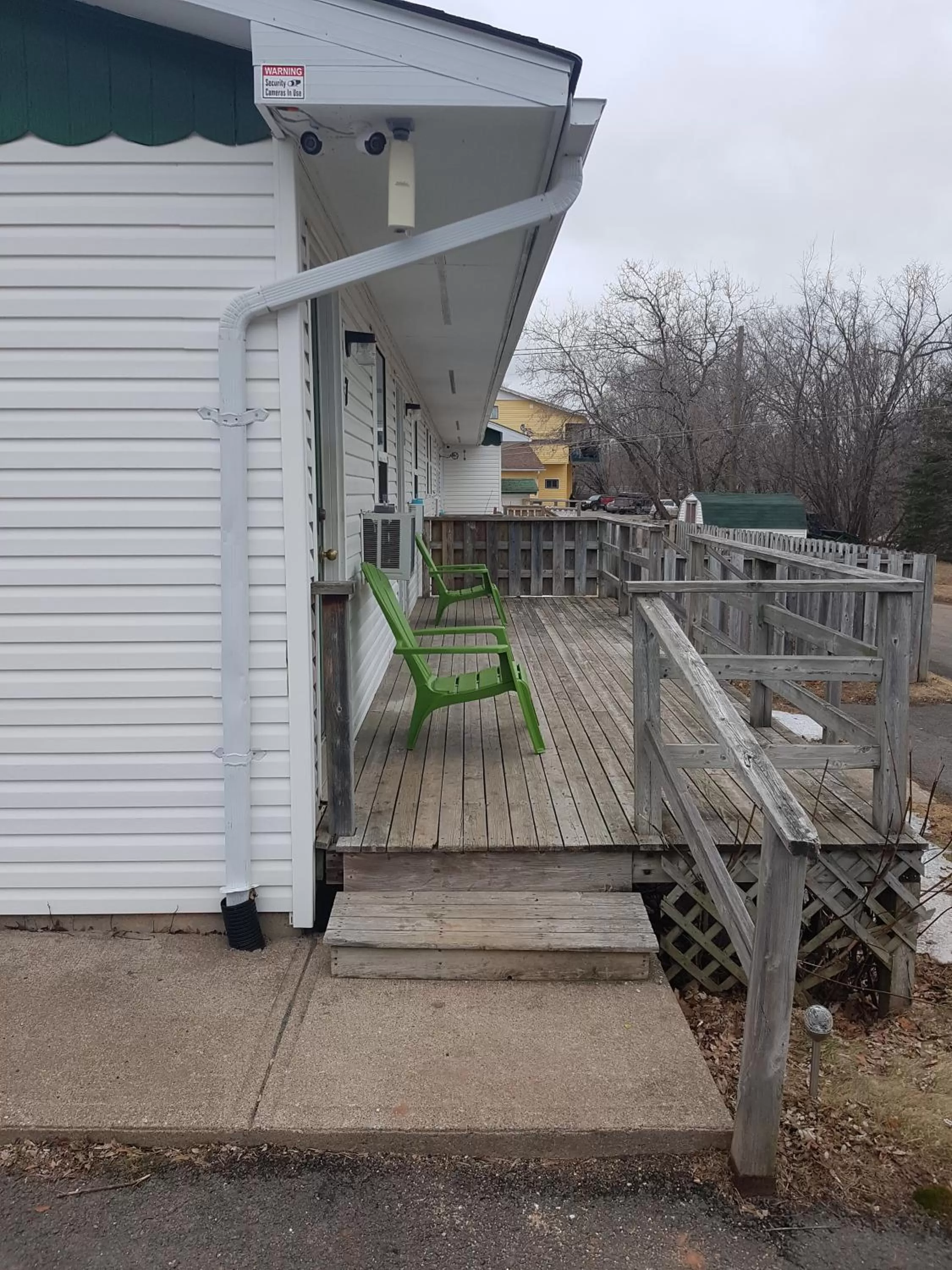 Covered Bridge Inn & Suites