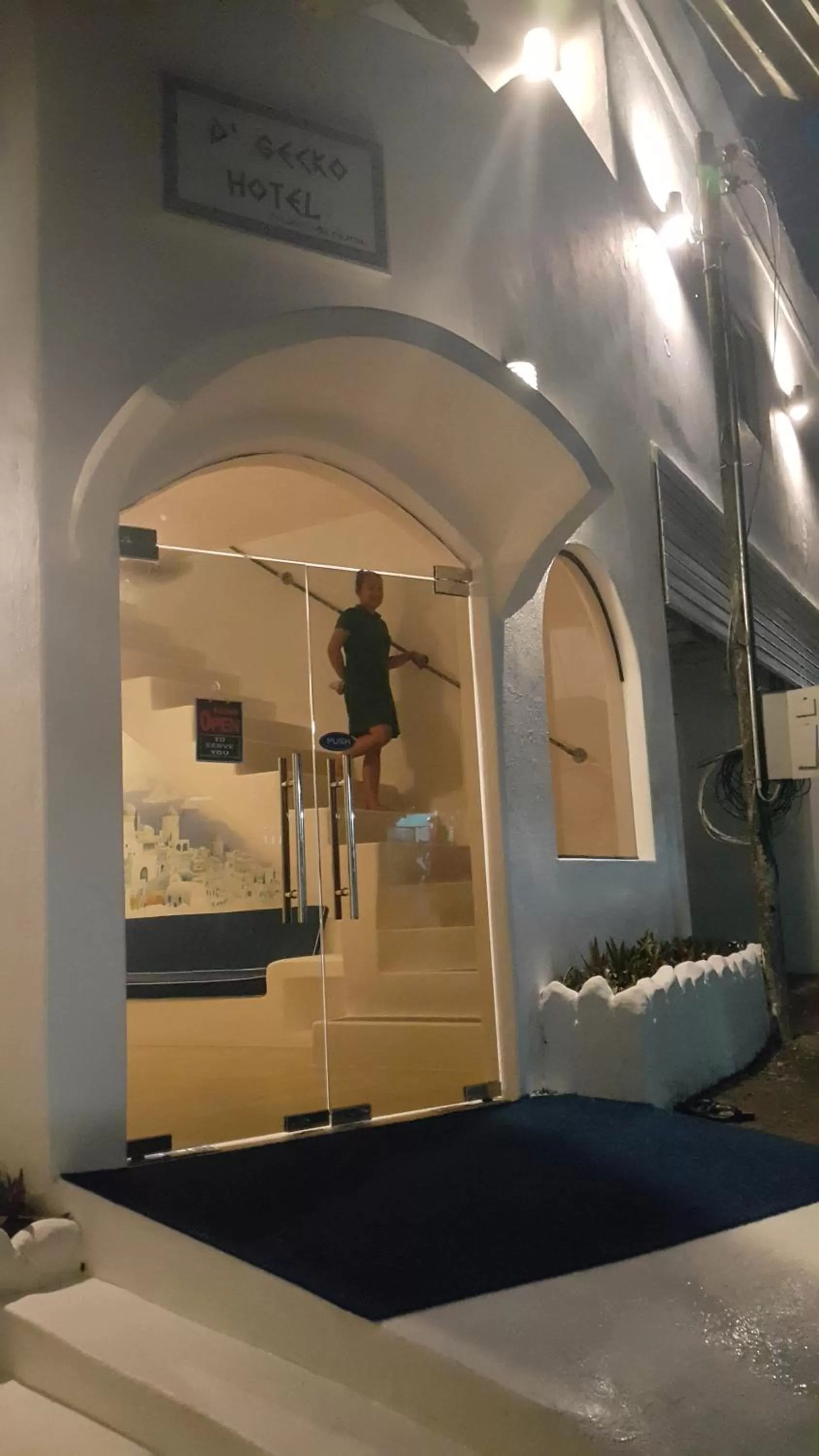 Facade/entrance in D´Gecko Hotel