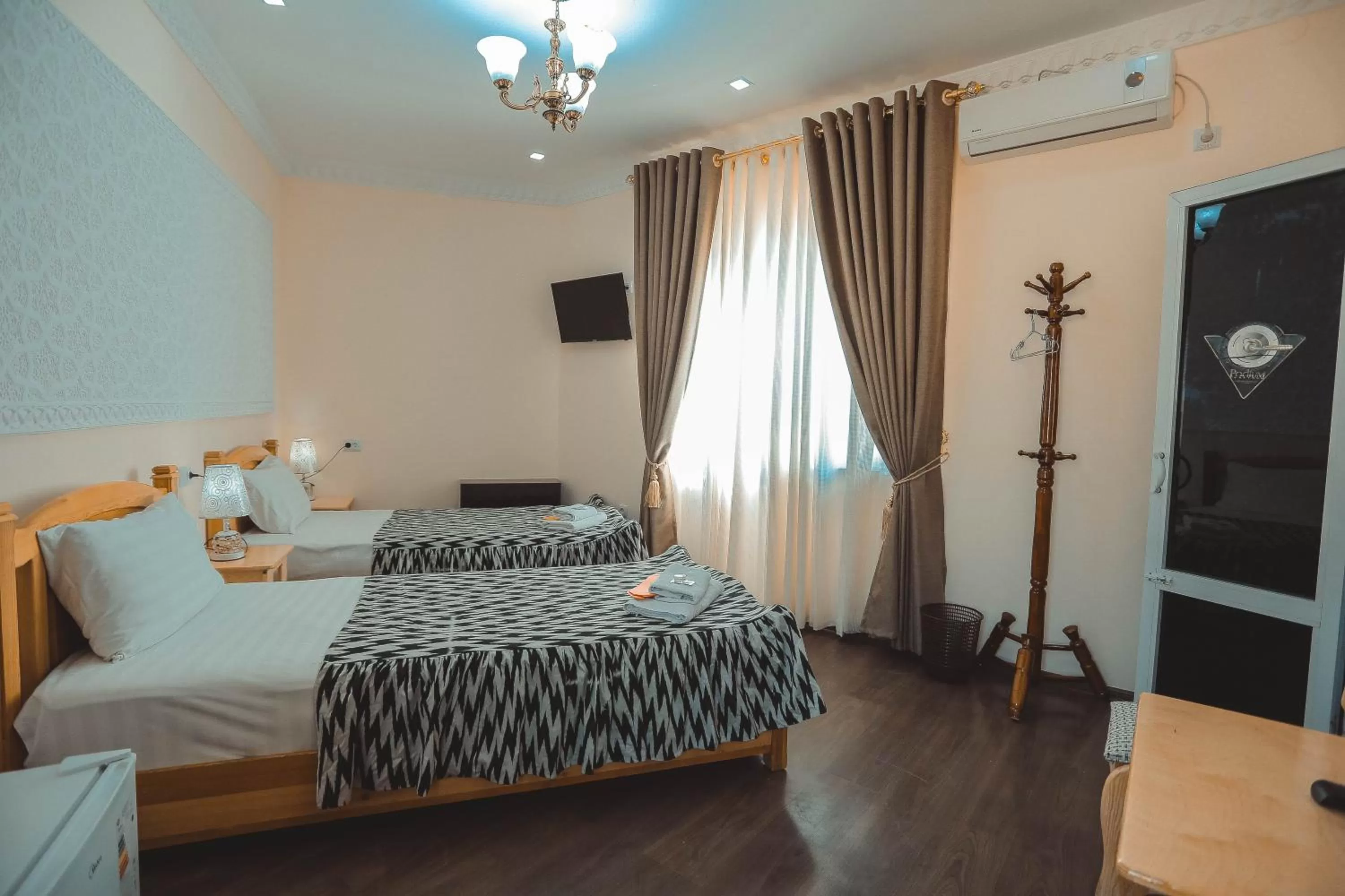 Photo of the whole room, Bed in Yasmin