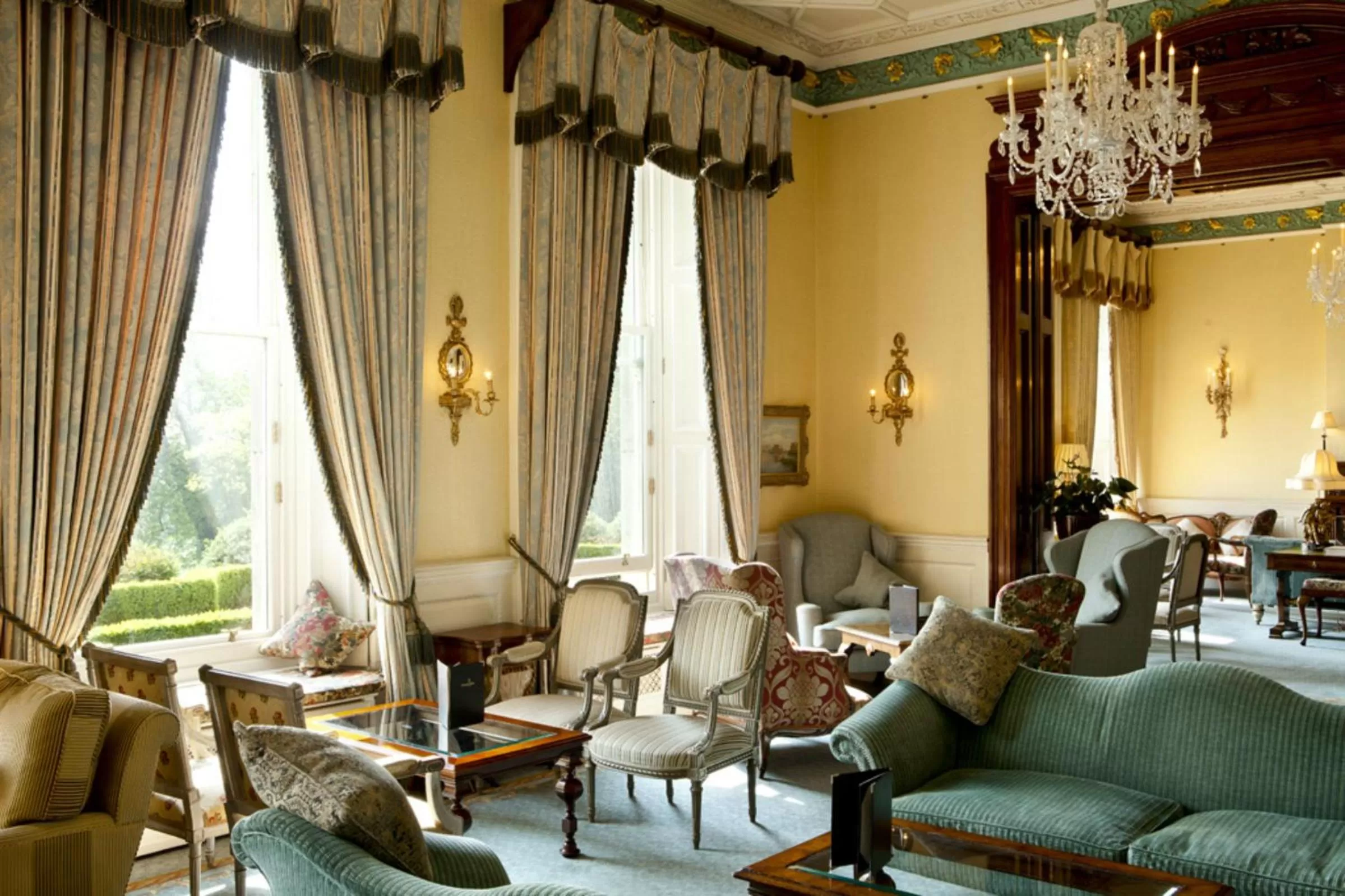 Lounge or bar in Kilworth House Hotel and Theatre