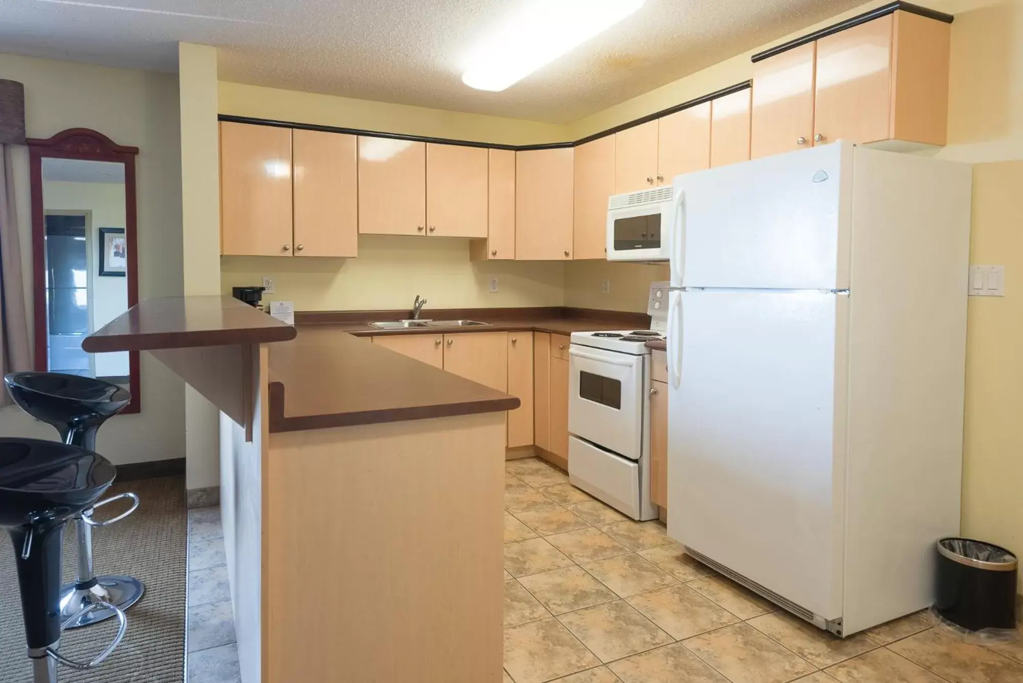 Deluxe Queen Studio with Two Queen Beds - Non-Smoking in Days Inn by Wyndham Bonnyville Deluxe Queen Studio with Two Queen Beds - Non-Smoking in Days Inn by Wyndham Bonnyville