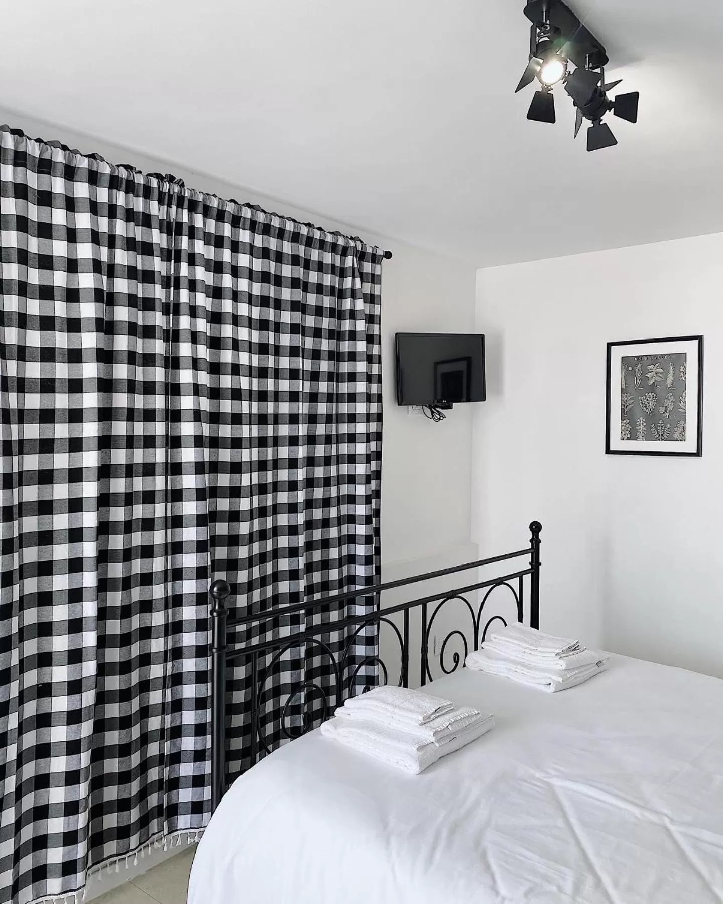 Photo of the whole room, Bed in Villa Volli Three Rooms