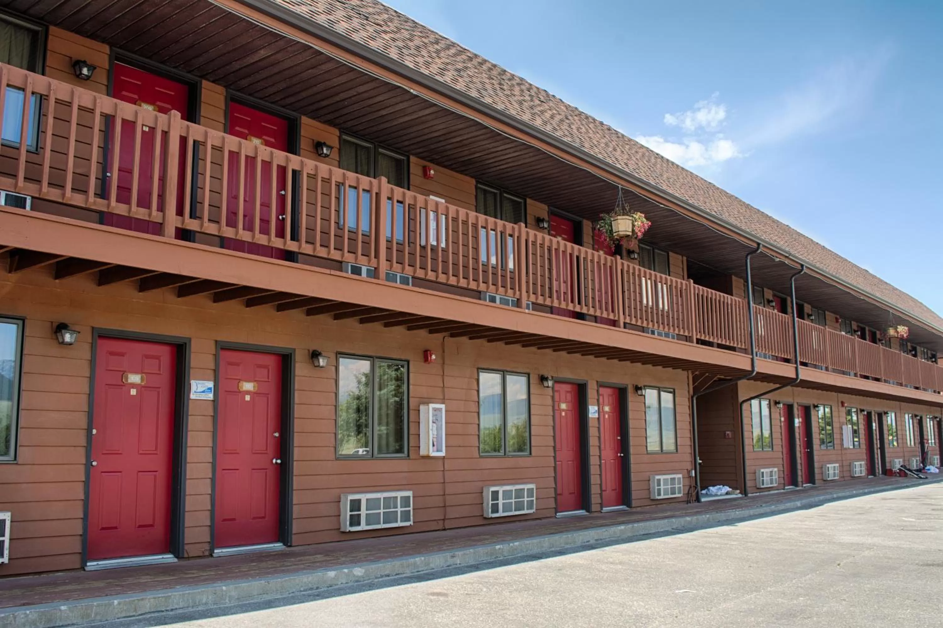 Property building in Flat Creek Inn