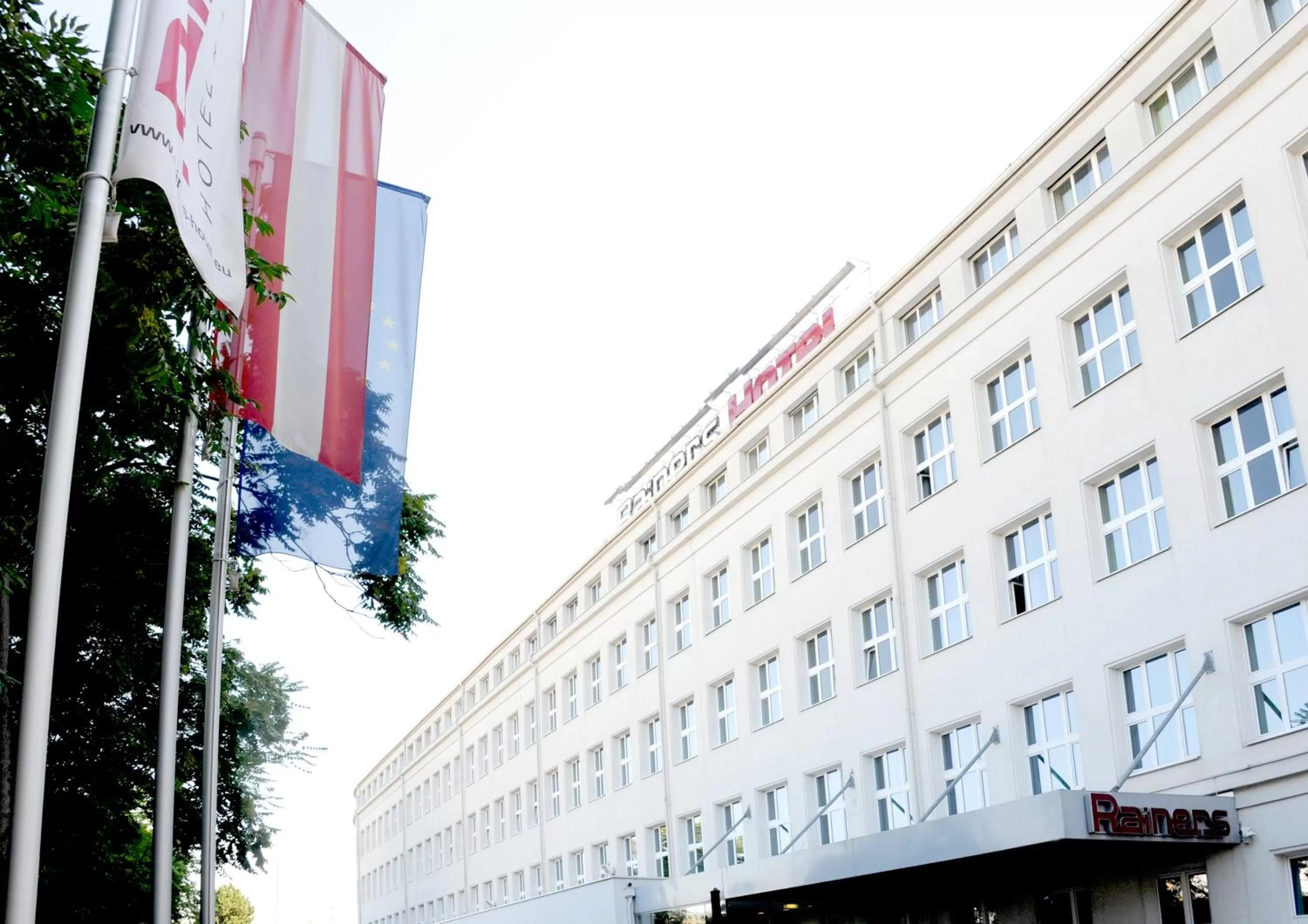 Facade/entrance in Rainers Hotel Vienna