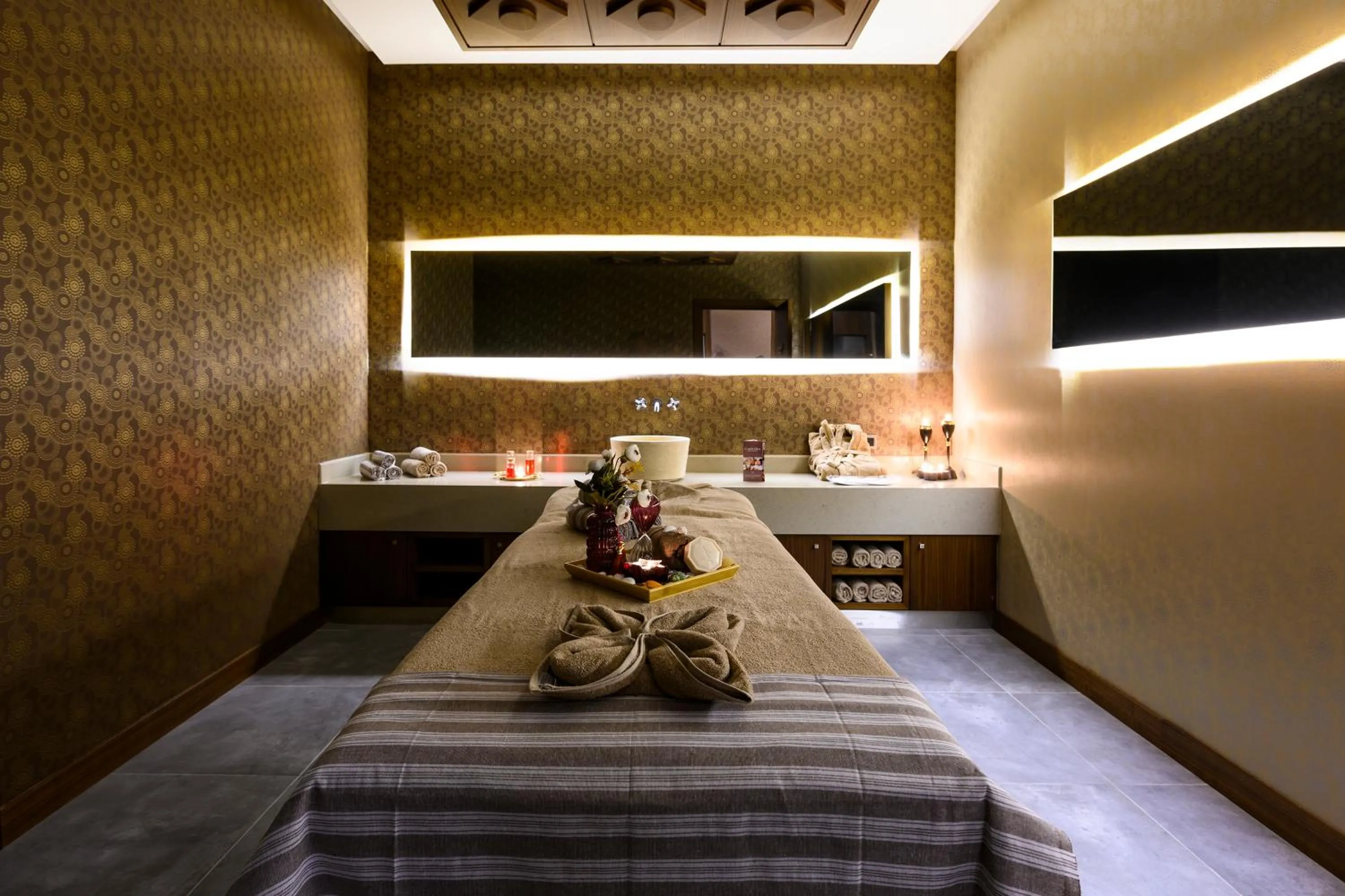 Massage, Bed in La Quinta by Wyndham Istanbul Gunesli