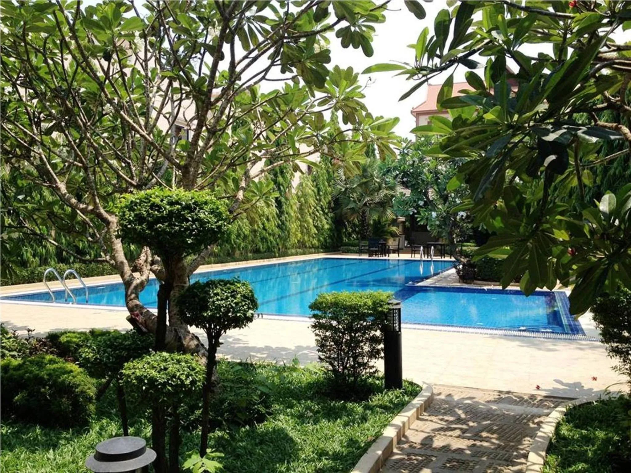 Swimming pool in Starry Angkor Hotel