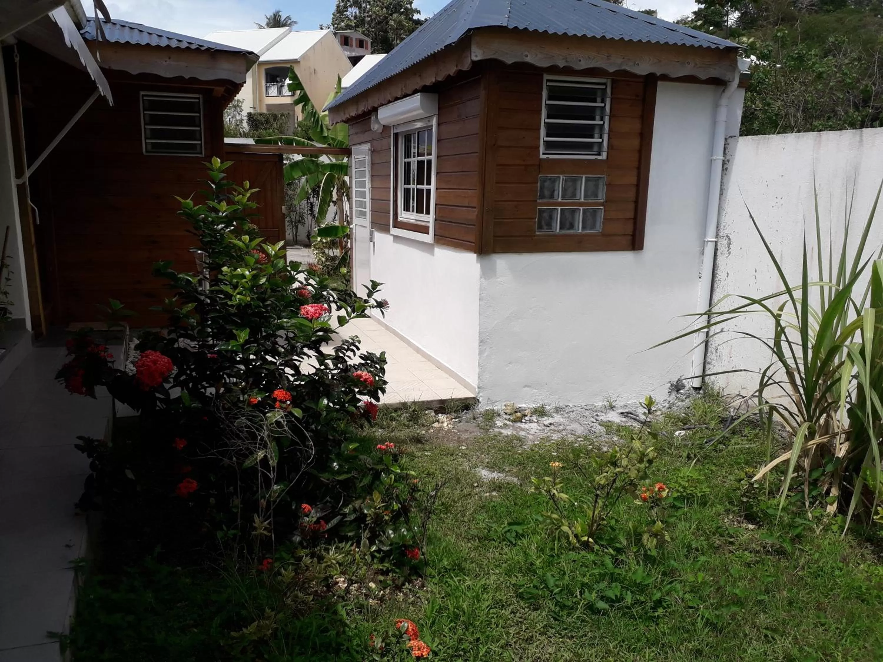 Garden, Property Building in Le Saint Georges