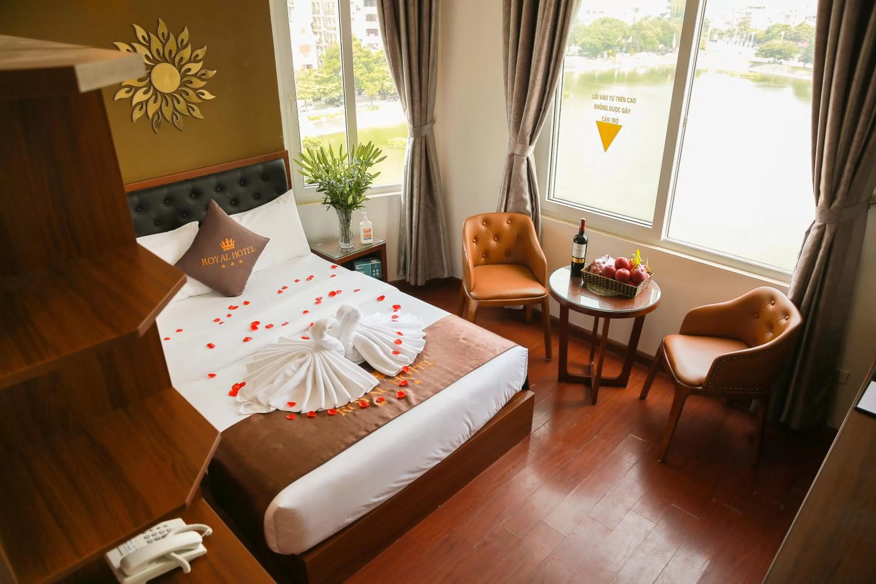 Photo of the whole room in Royal Hotel