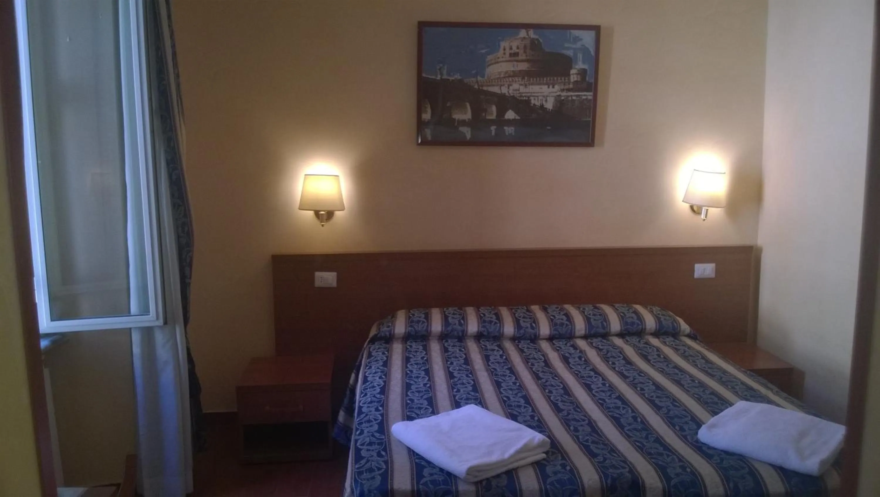 Bed in Toffa Place In Rome