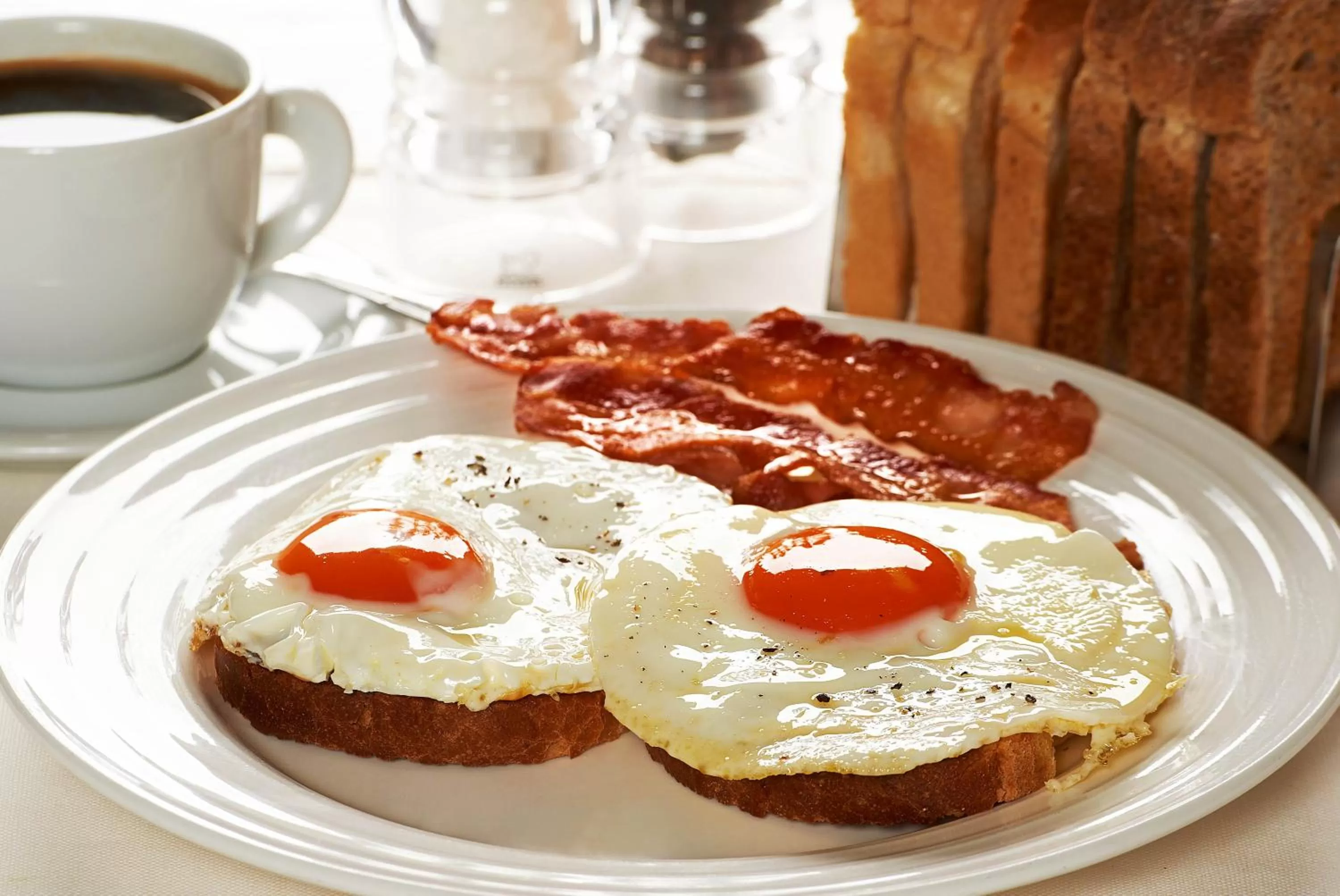 Continental breakfast in Harry's Bar Trevi Hotel & Restaurant