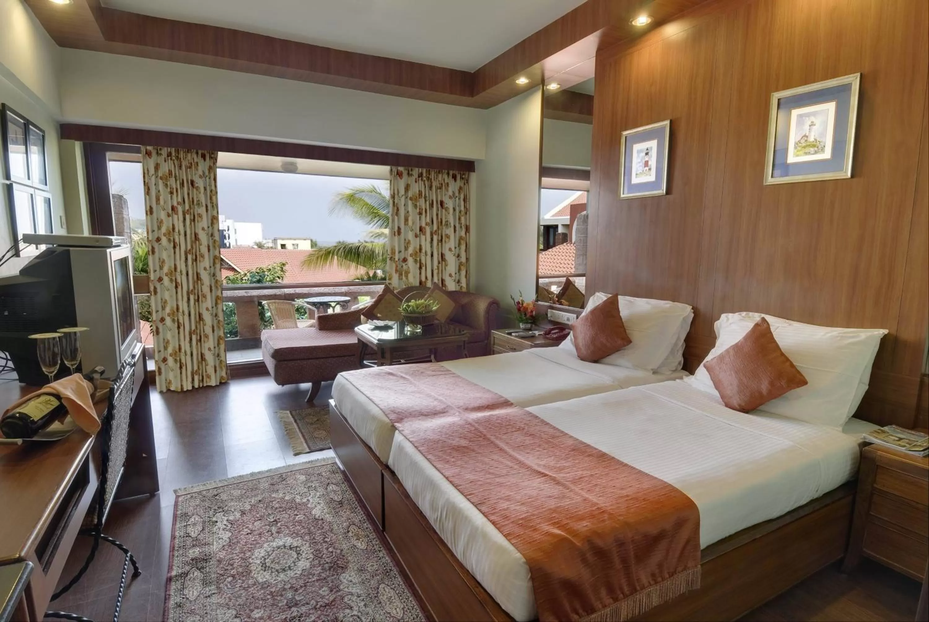 Photo of the whole room, Bed in Mayfair Heritage