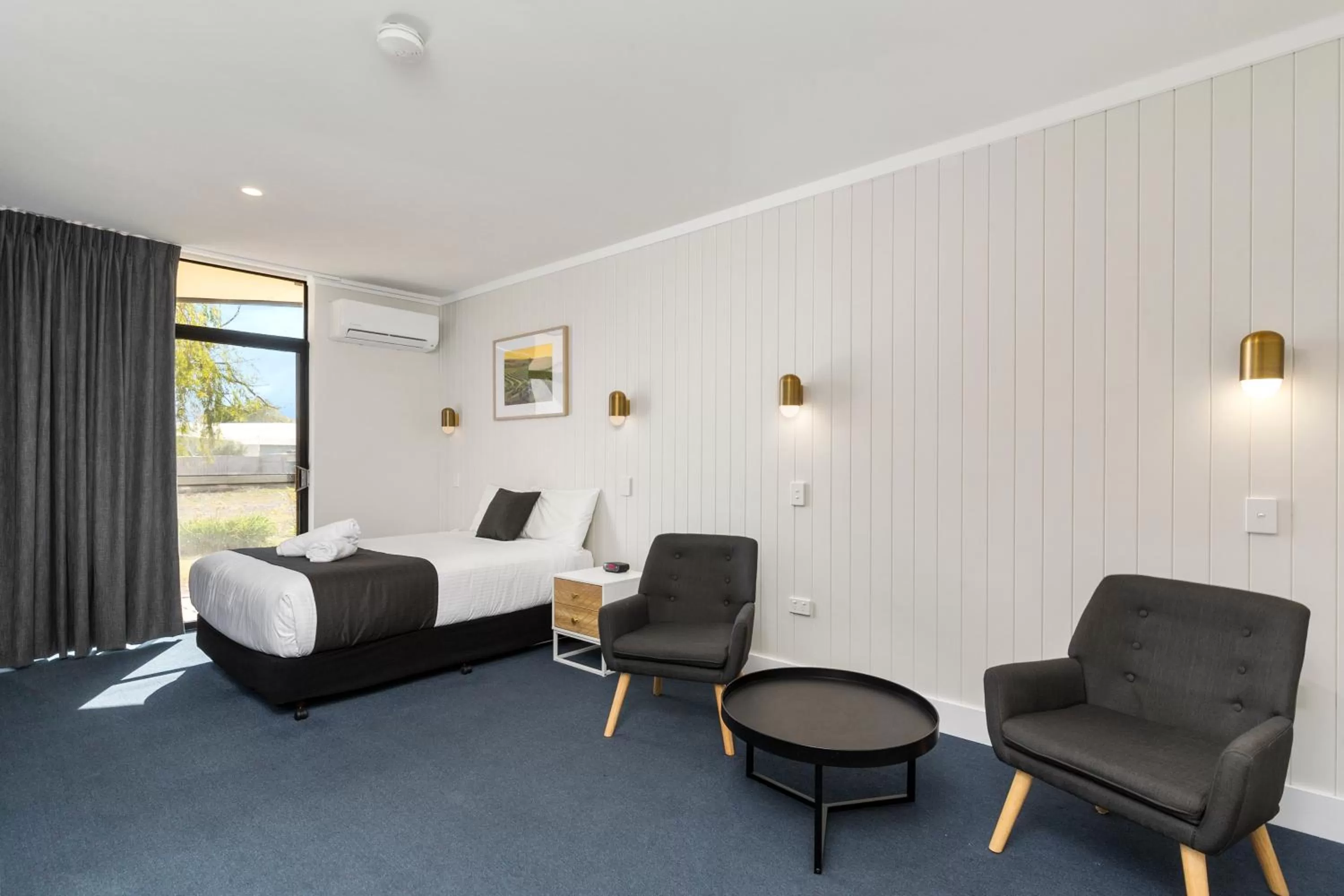 Bedroom, Bed in The Wine Vine Hotel