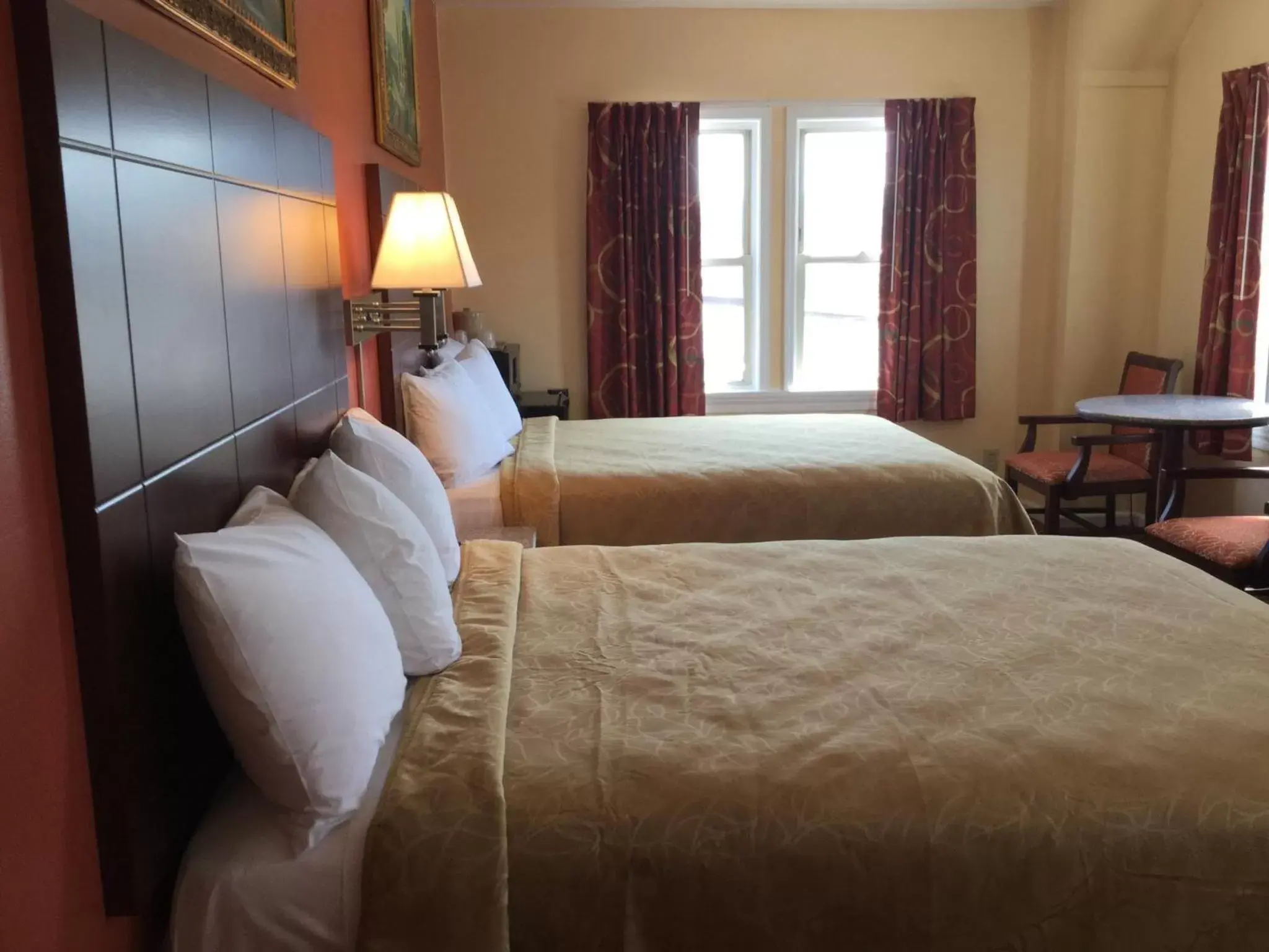 Deluxe Double Room with Two Double Beds - Non-Smoking in Red Carpet Inn-Bridgeton/Vineland Deluxe Double Room with Two Double Beds - Non-Smoking in Red Carpet Inn-Bridgeton/Vineland