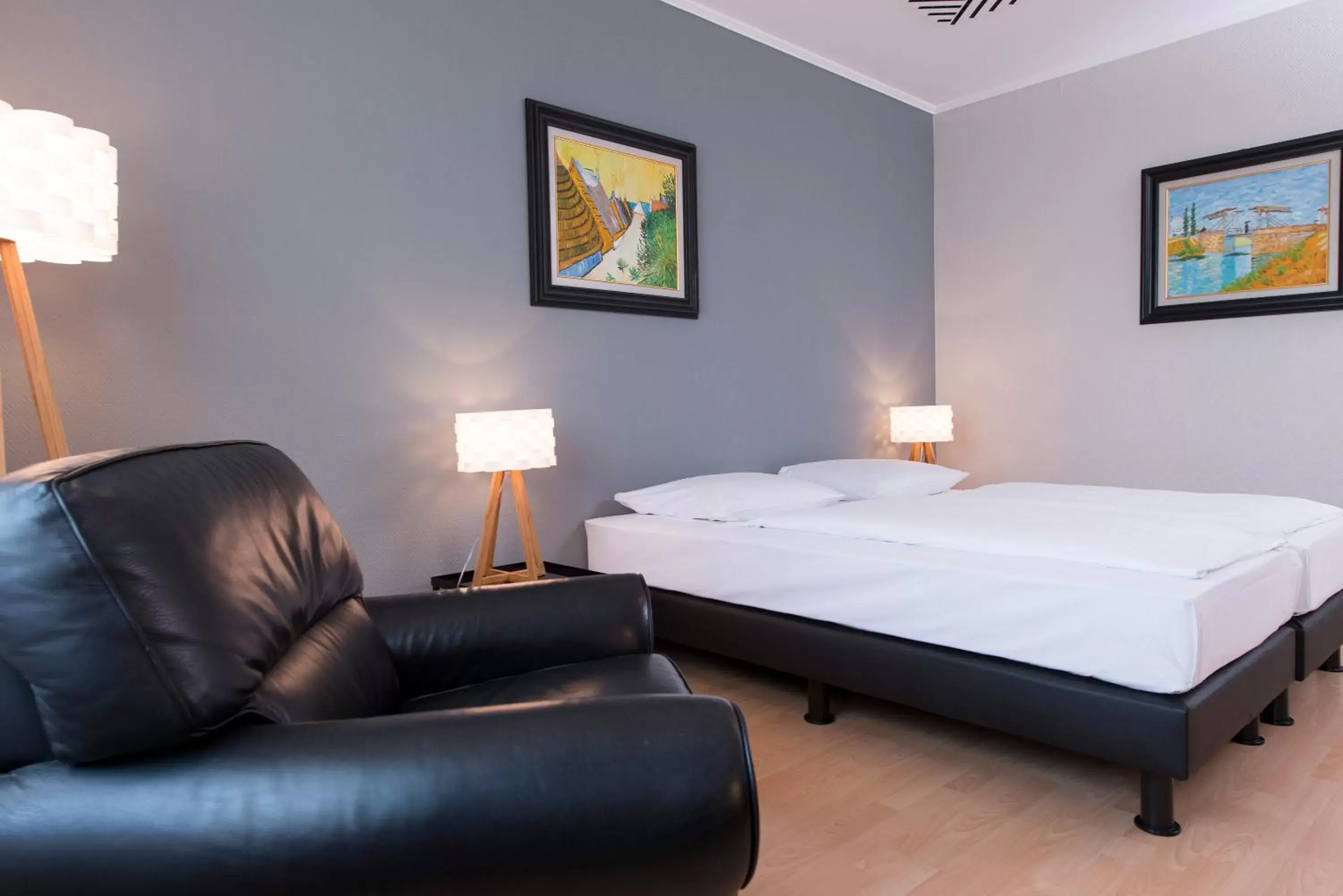 Suite in City Hotel Berlin East Suite in City Hotel Berlin East