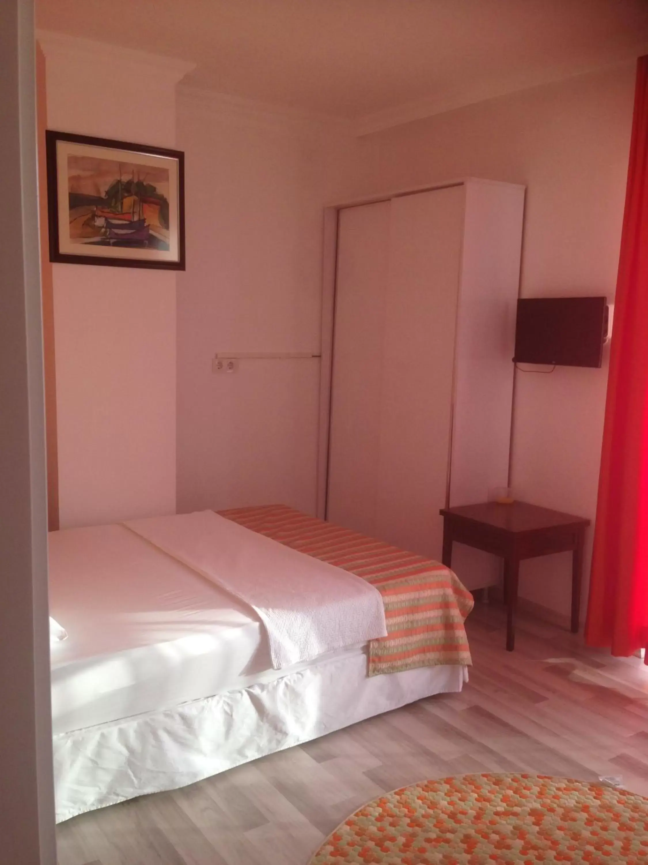 Standard Triple Room - single occupancy in Mutado Hotel Standard Triple Room - single occupancy in Mutado Hotel