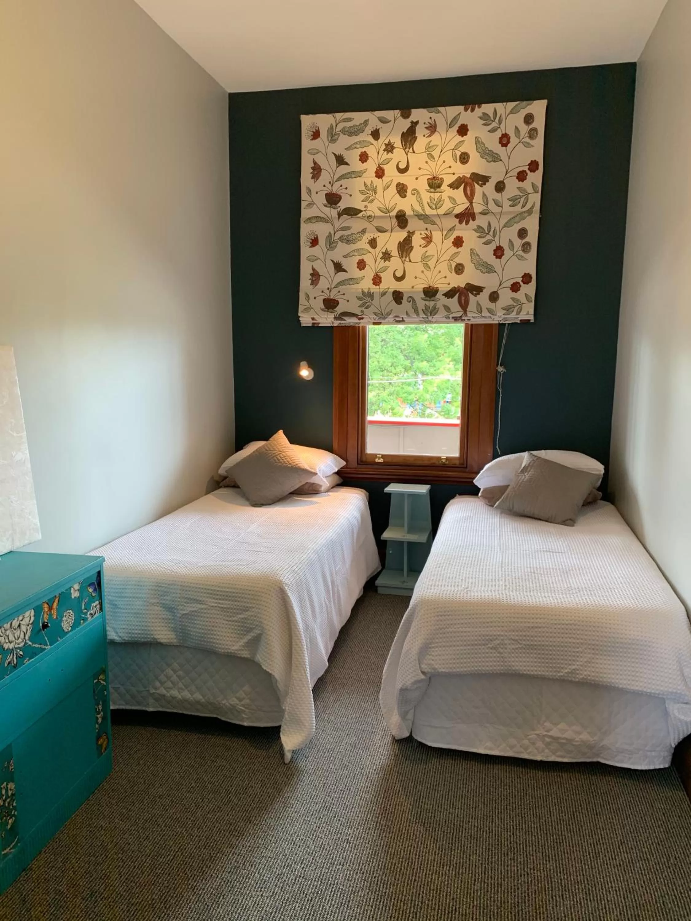 Bedroom, Bed in The Brown Pub