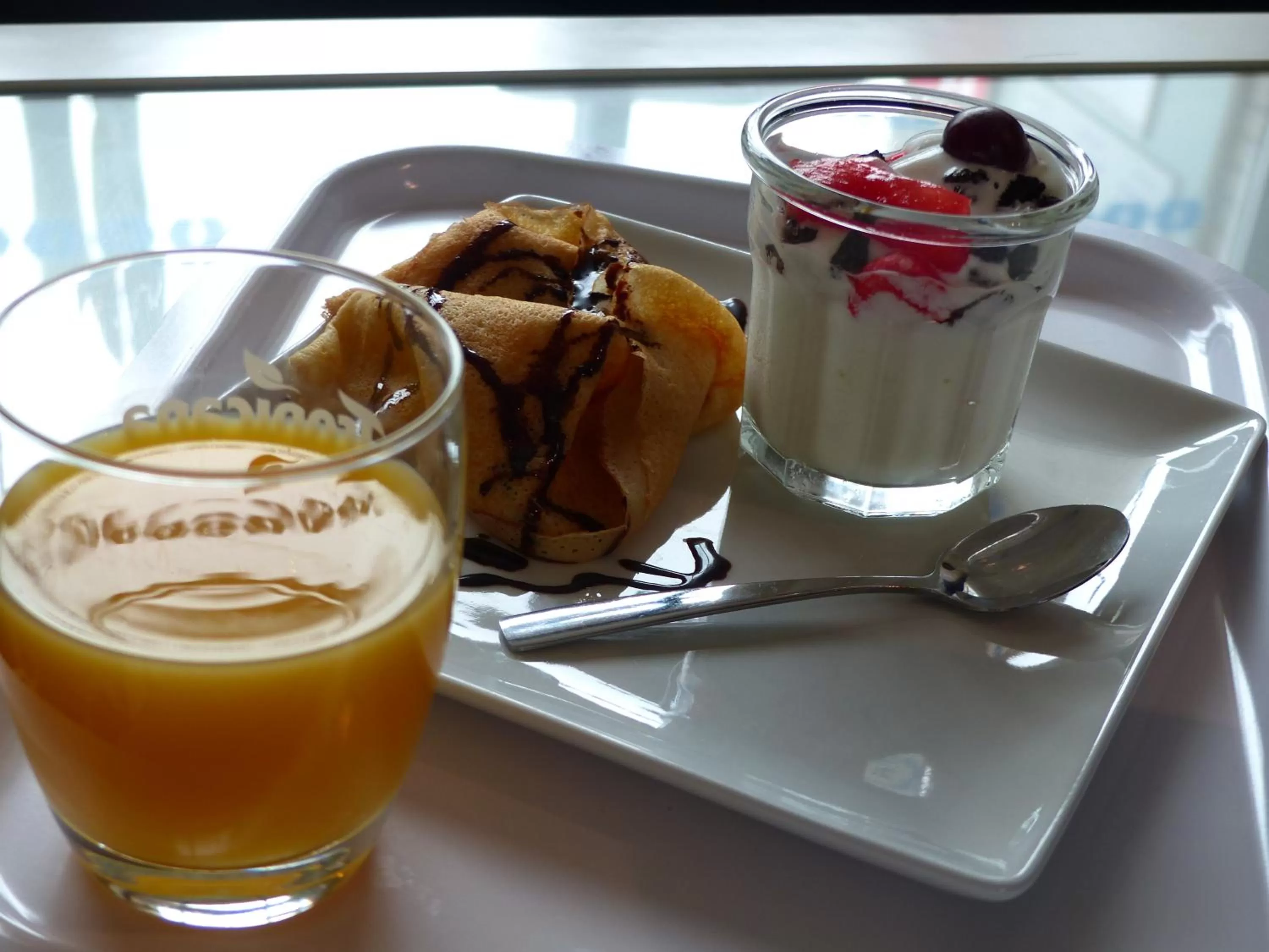 Buffet breakfast in Kyriad Toulouse Sud - Roques