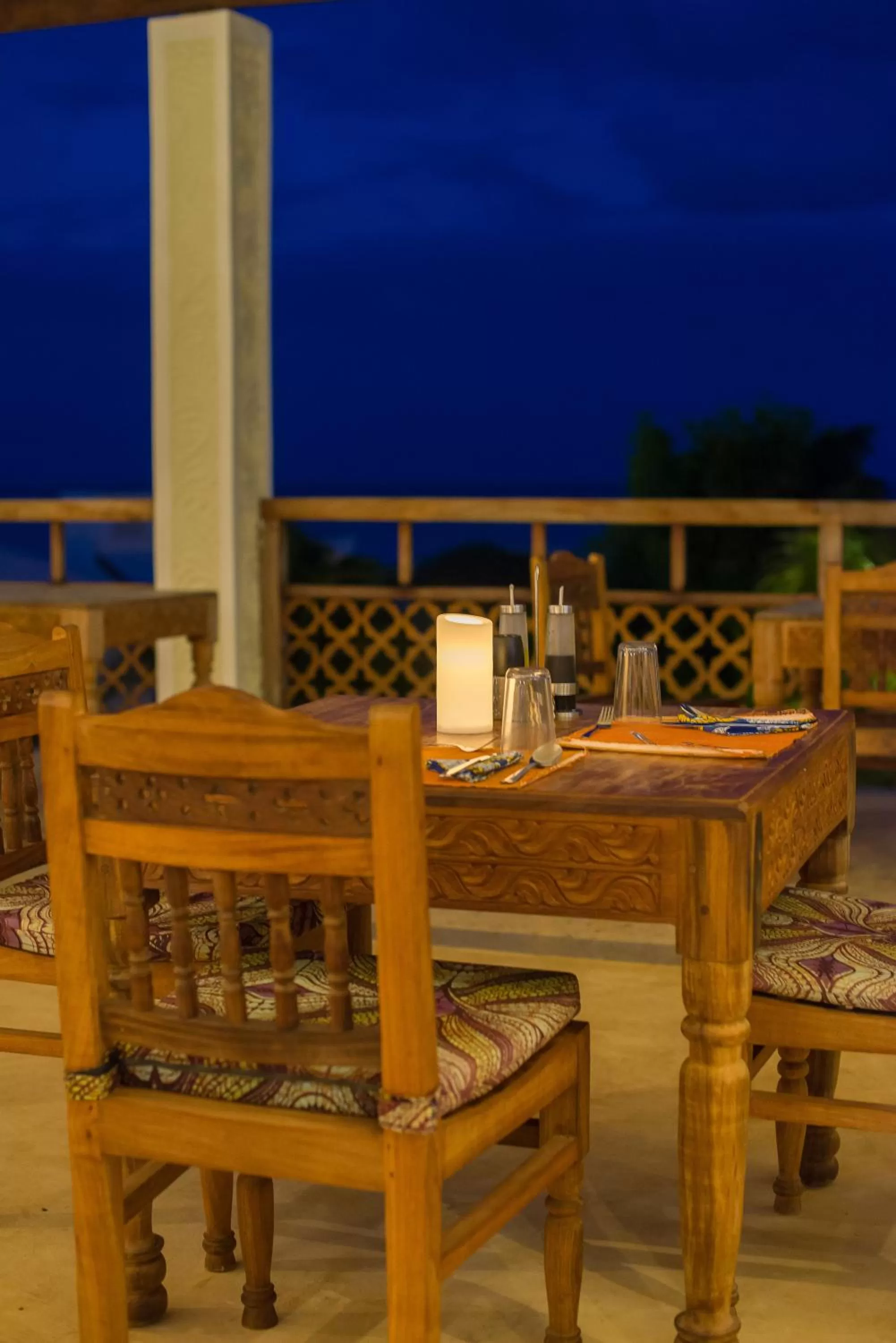 Restaurant/places to eat, Balcony/Terrace in Warere Beach