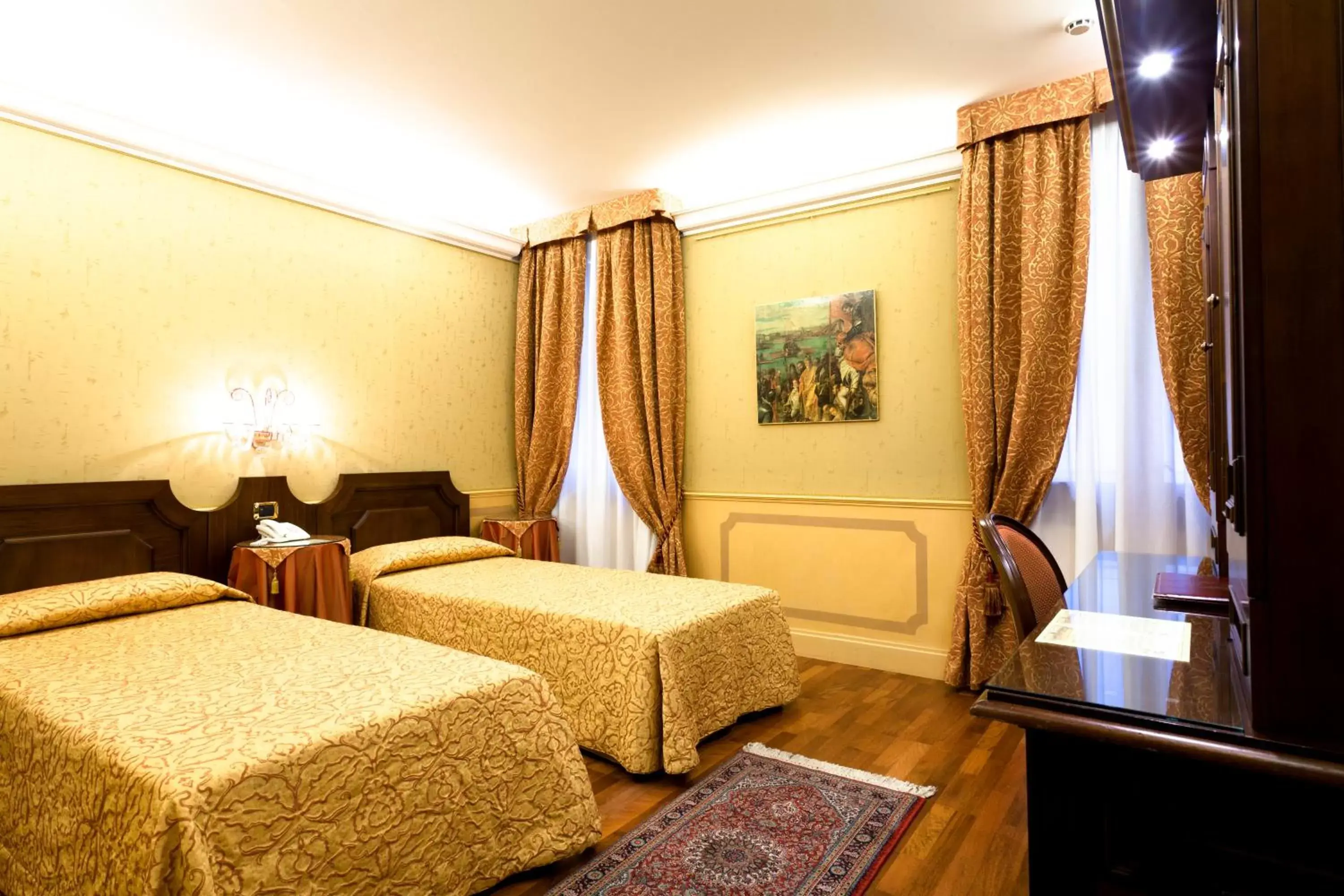 Deluxe Double or Twin Room in Hotel Al Codega Deluxe Double or Twin Room in Hotel Al Codega