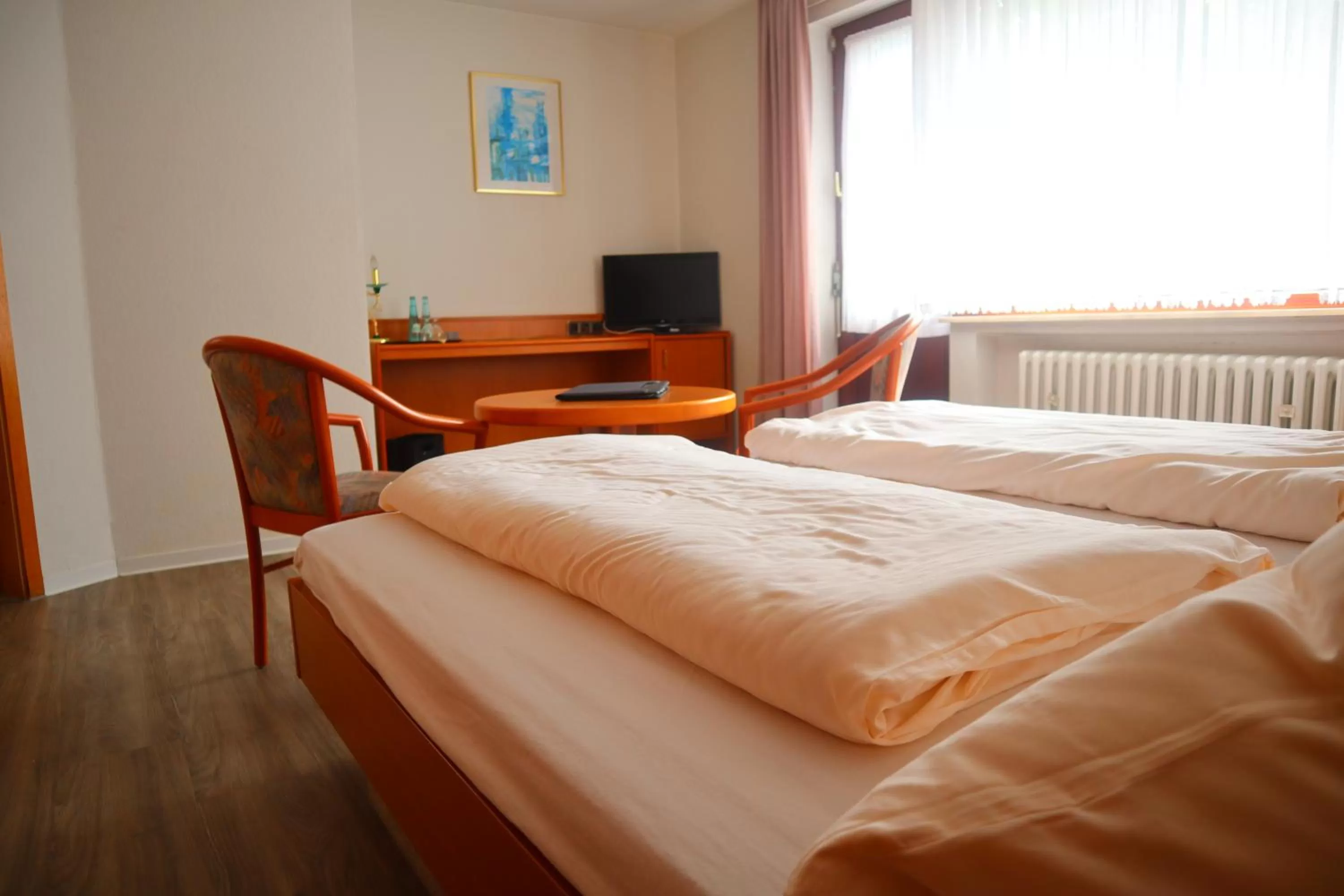 Photo of the whole room, Bed in Pension Zur Harburg