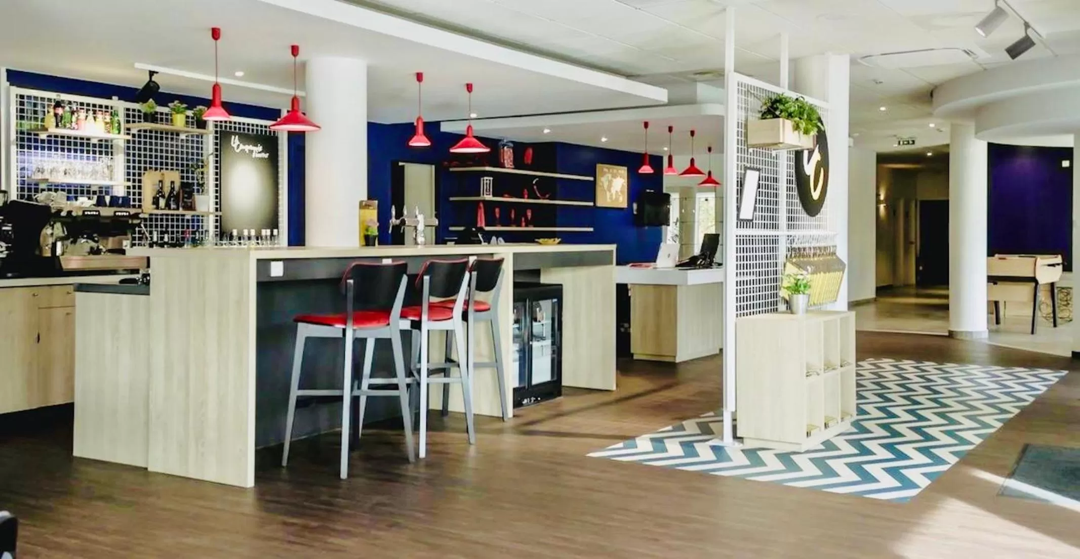 Lobby or reception in ibis Strasbourg Aéroport Le Zénith