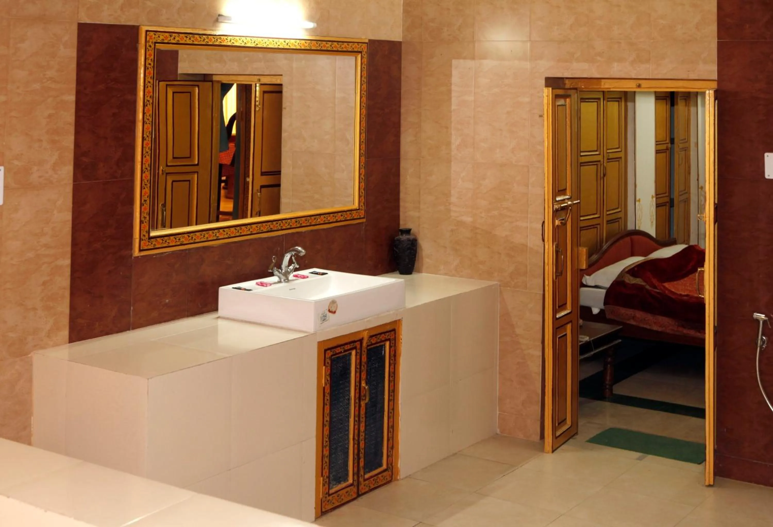Bathroom, Bed in Krishna Prakash Heritage Haveli