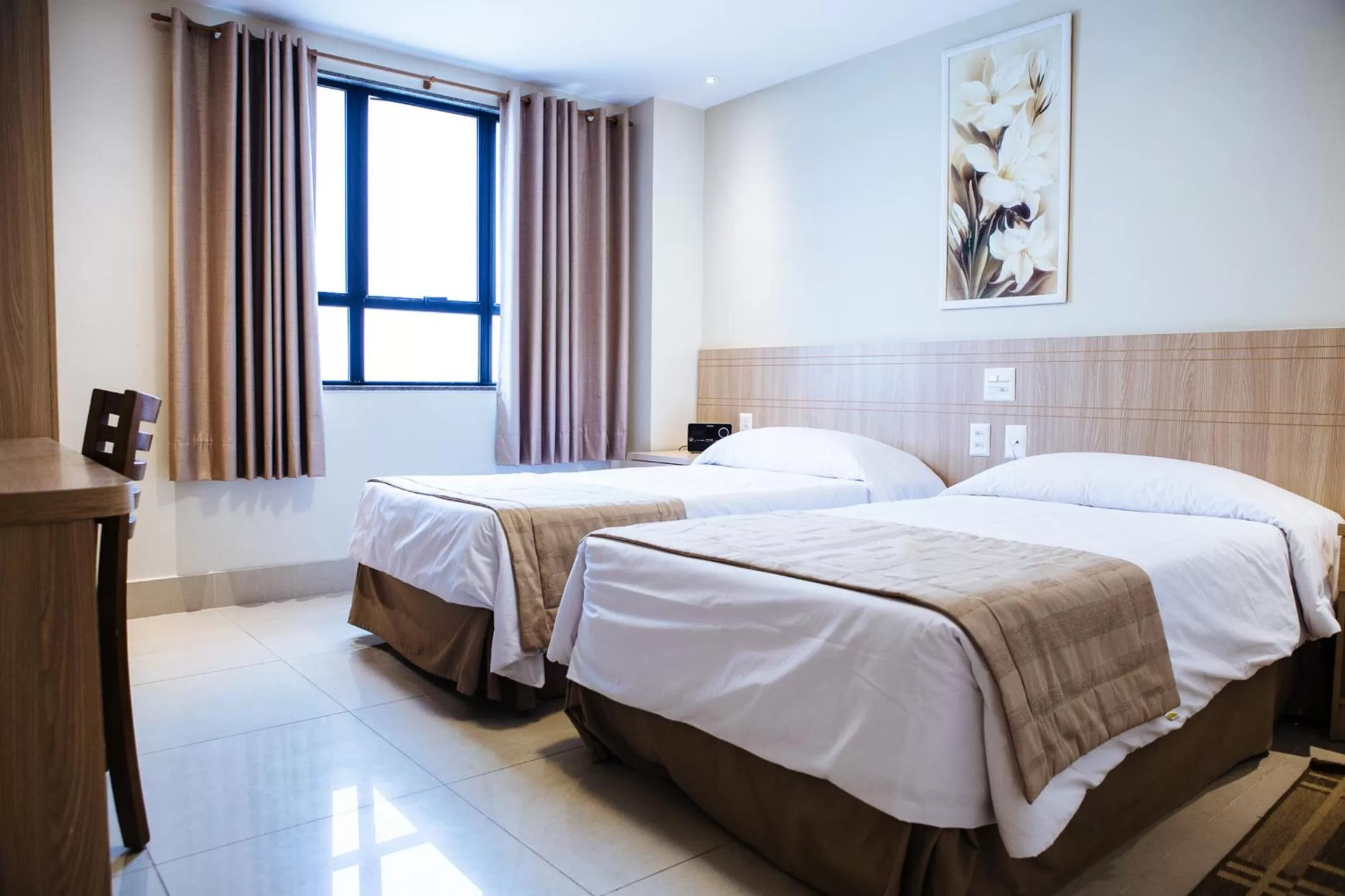 Photo of the whole room, Bed in Elegance Praia Hotel