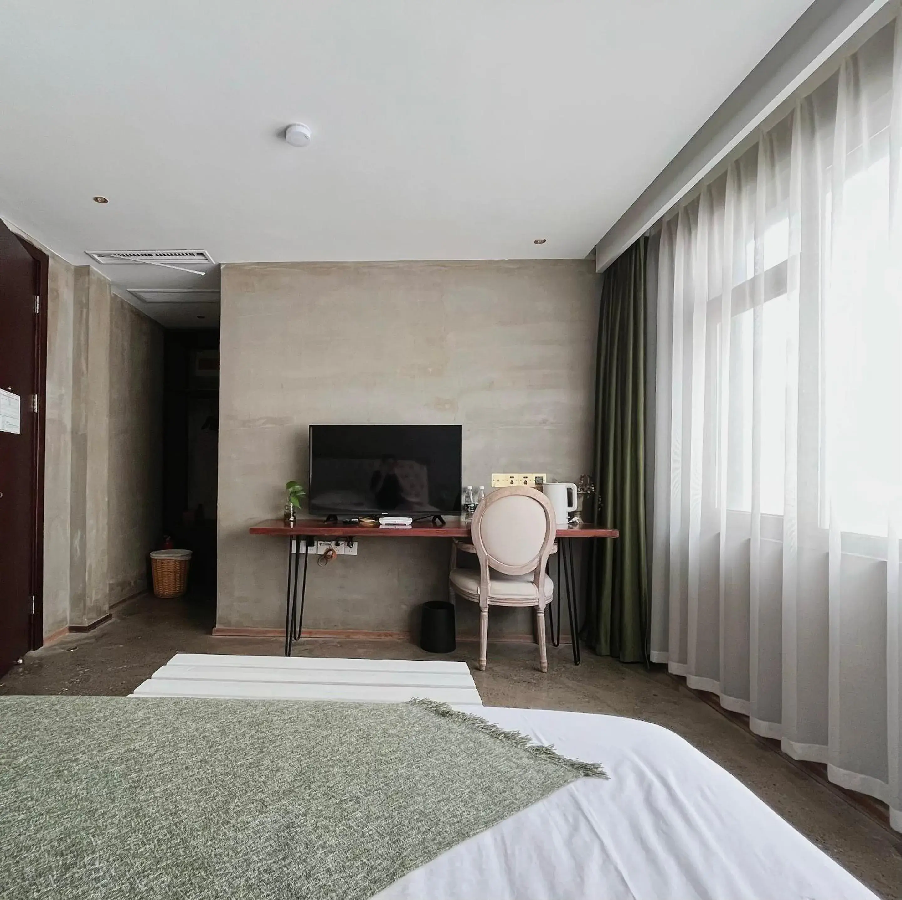 Classic Queen Room in Suzhou Unique Space Design Art Hotel Classic Queen Room in Suzhou Unique Space Design Art Hotel