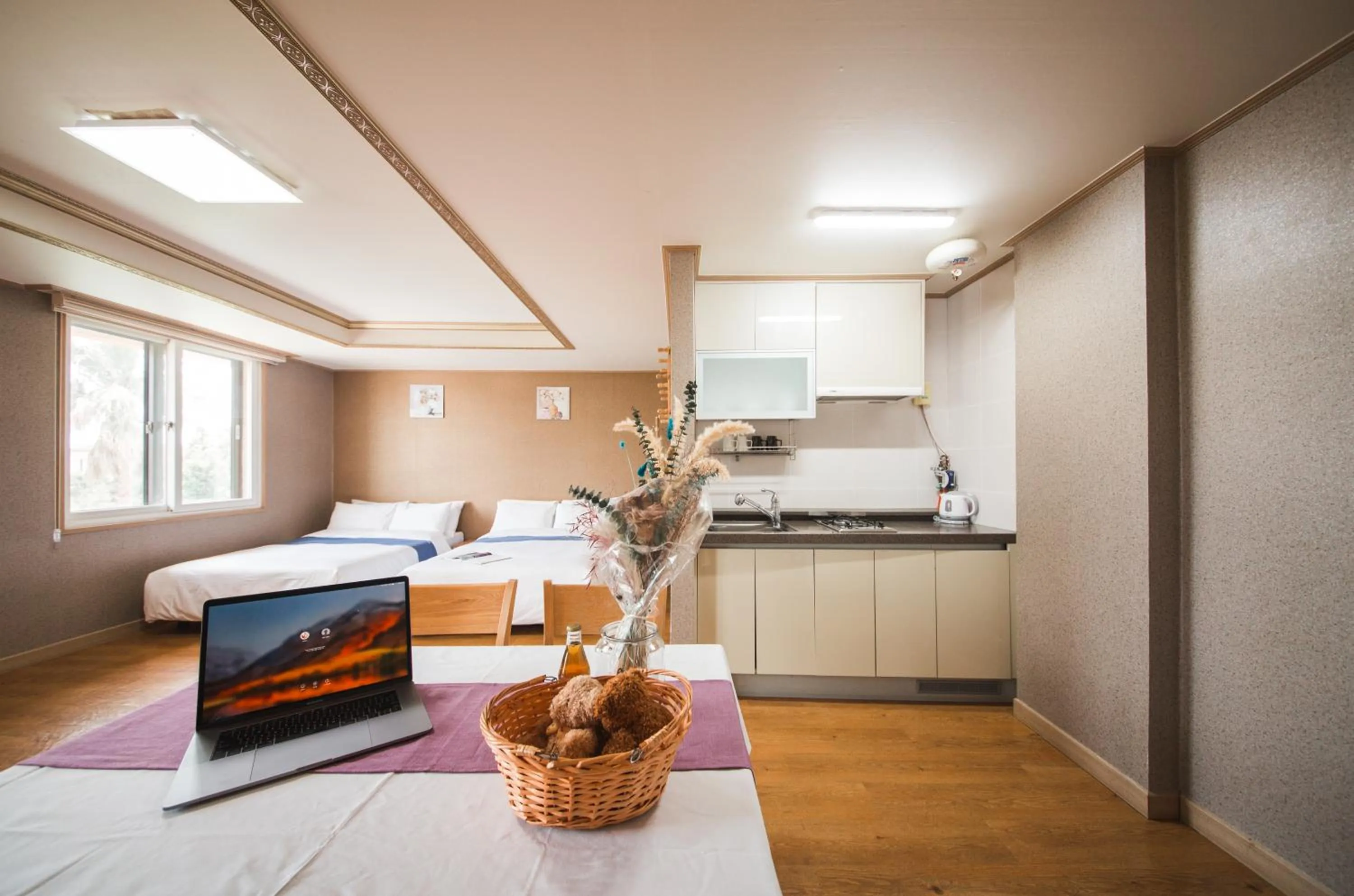 Photo of the whole room, Bed in Jungmun Resort Jeju