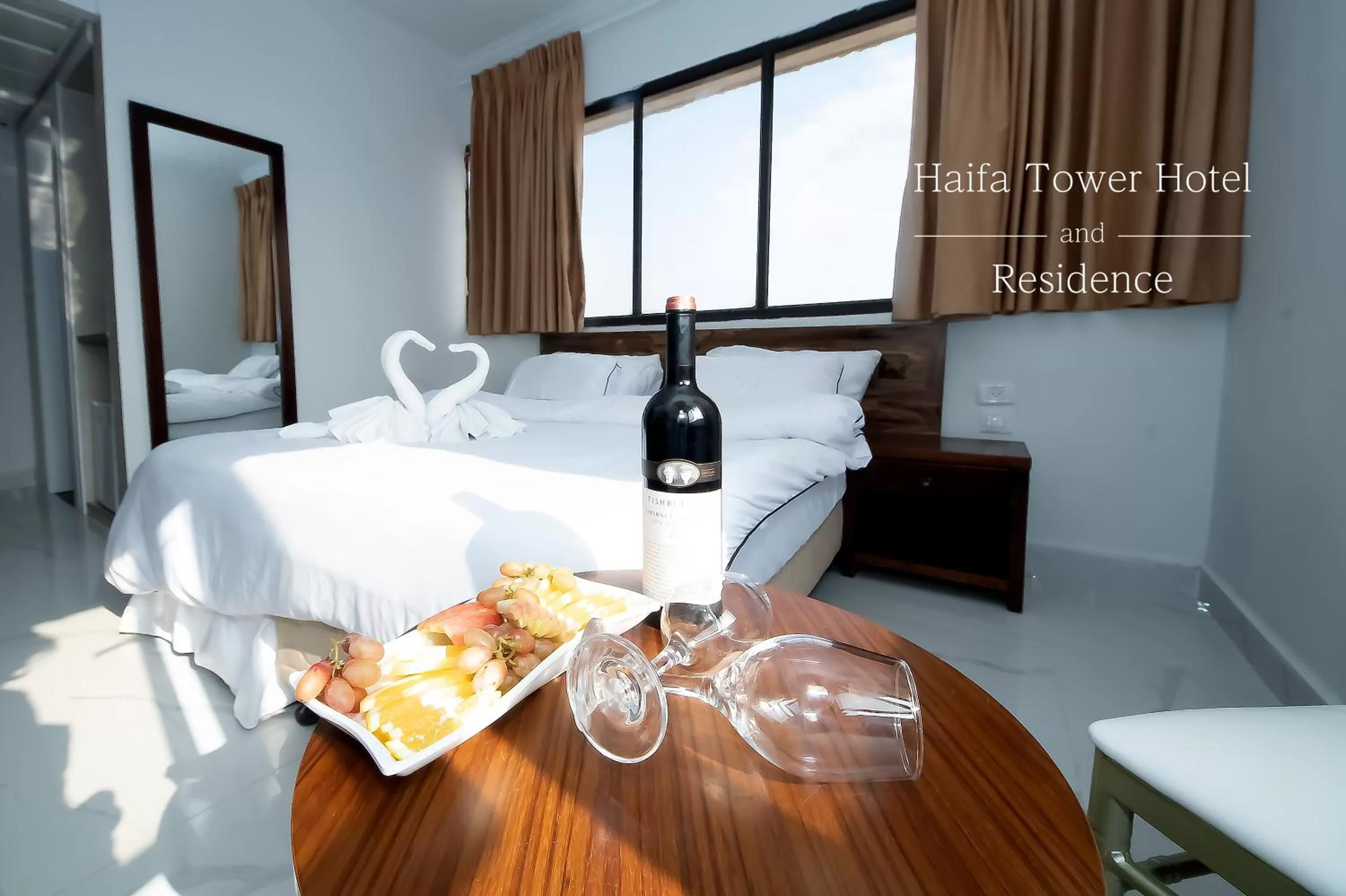 Bed in Haifa Tower Hotel - מלון מגדל חיפה