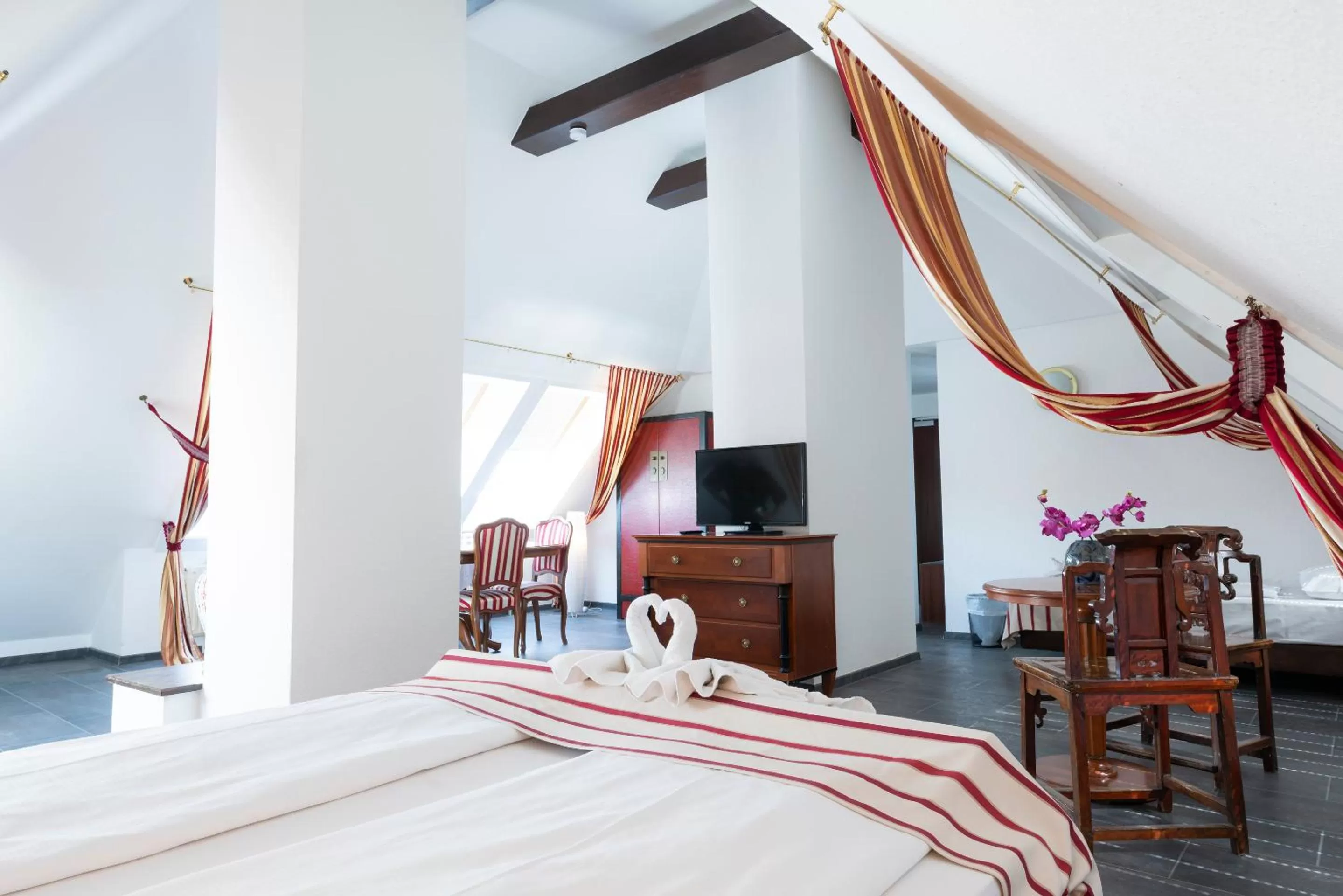 Staff, Bed in Hotel Astoria am Urachplatz