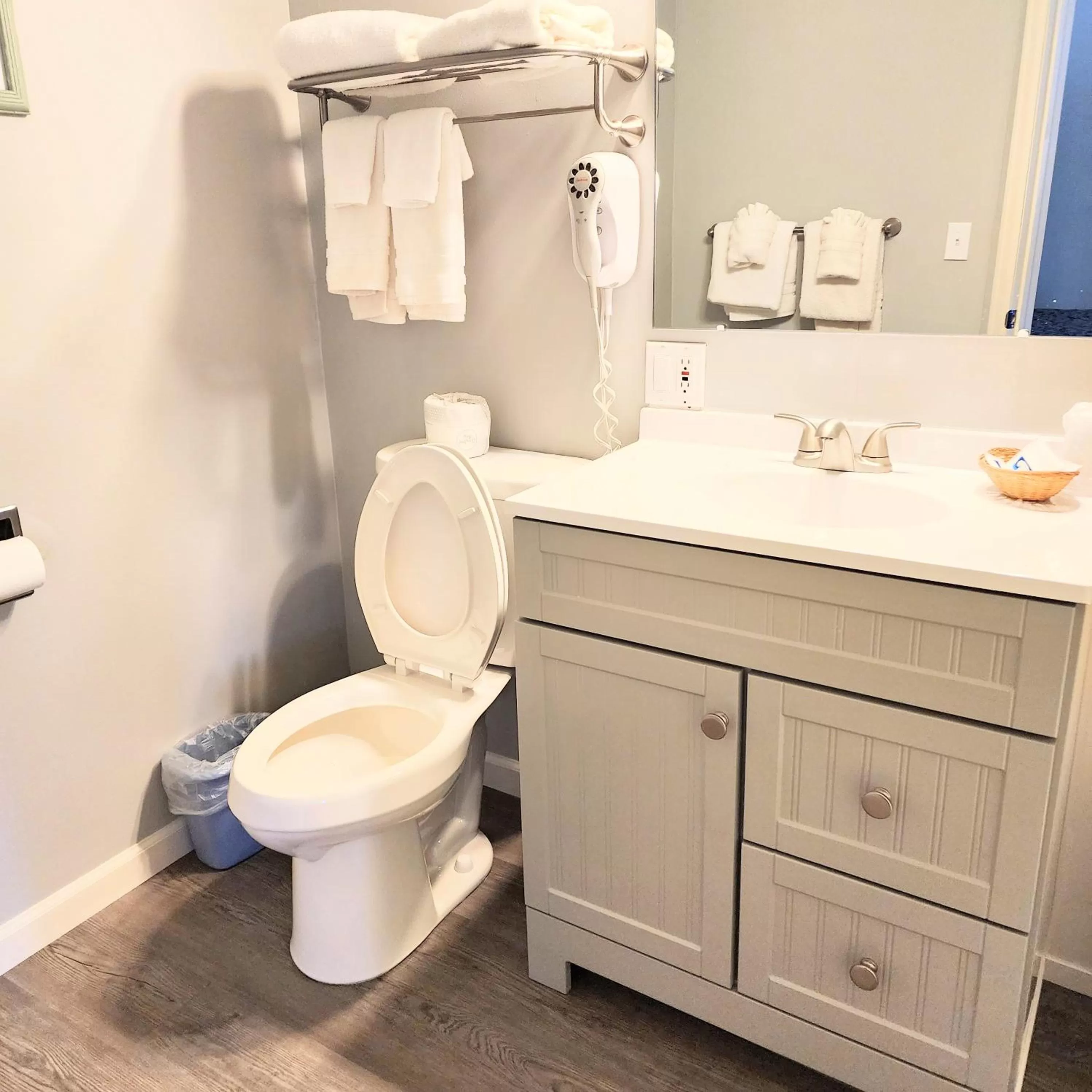 Three-Bedroom Suite in Canyon Motel