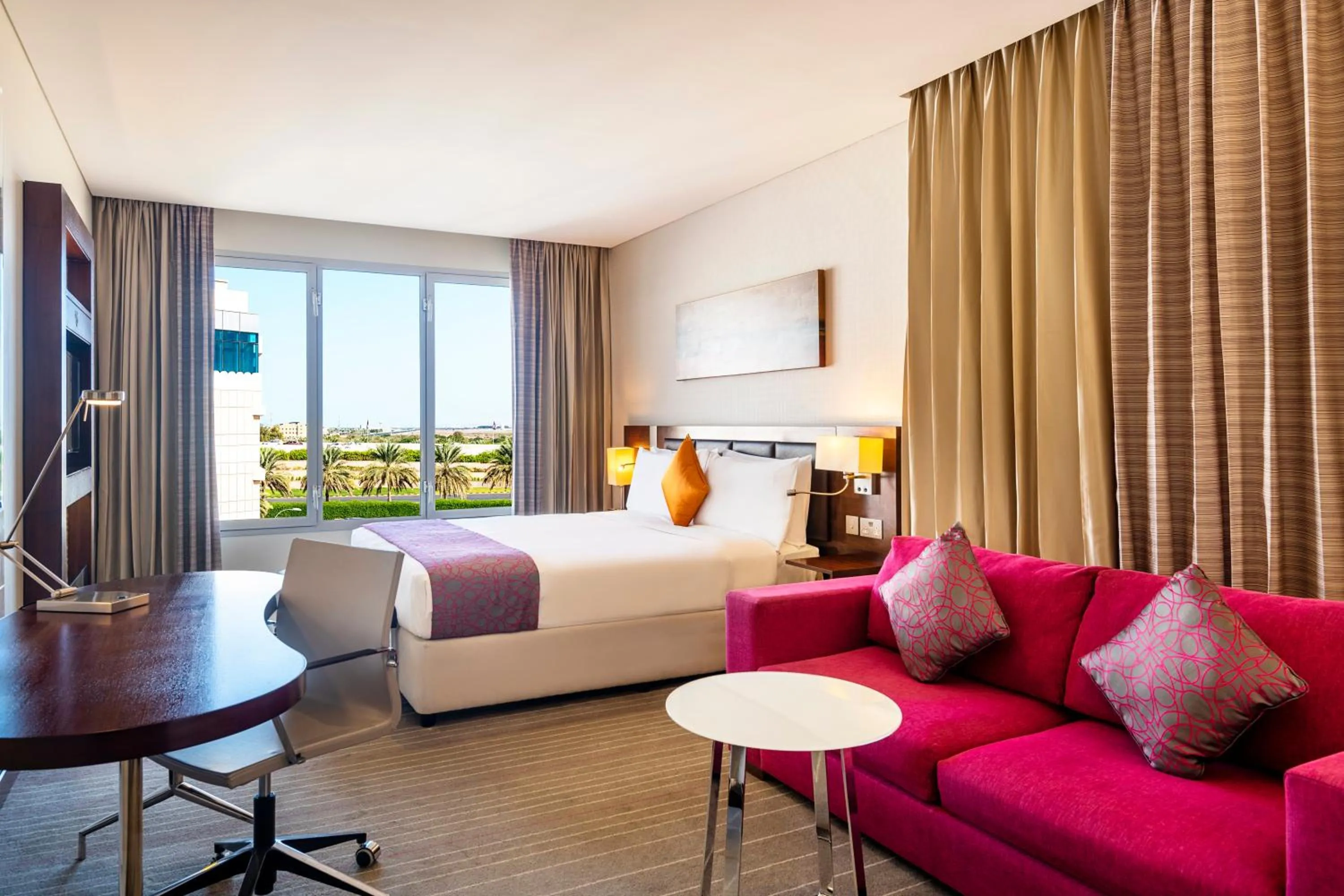 Photo of the whole room, Bed in Holiday Inn Muscat AlSeeb by IHG