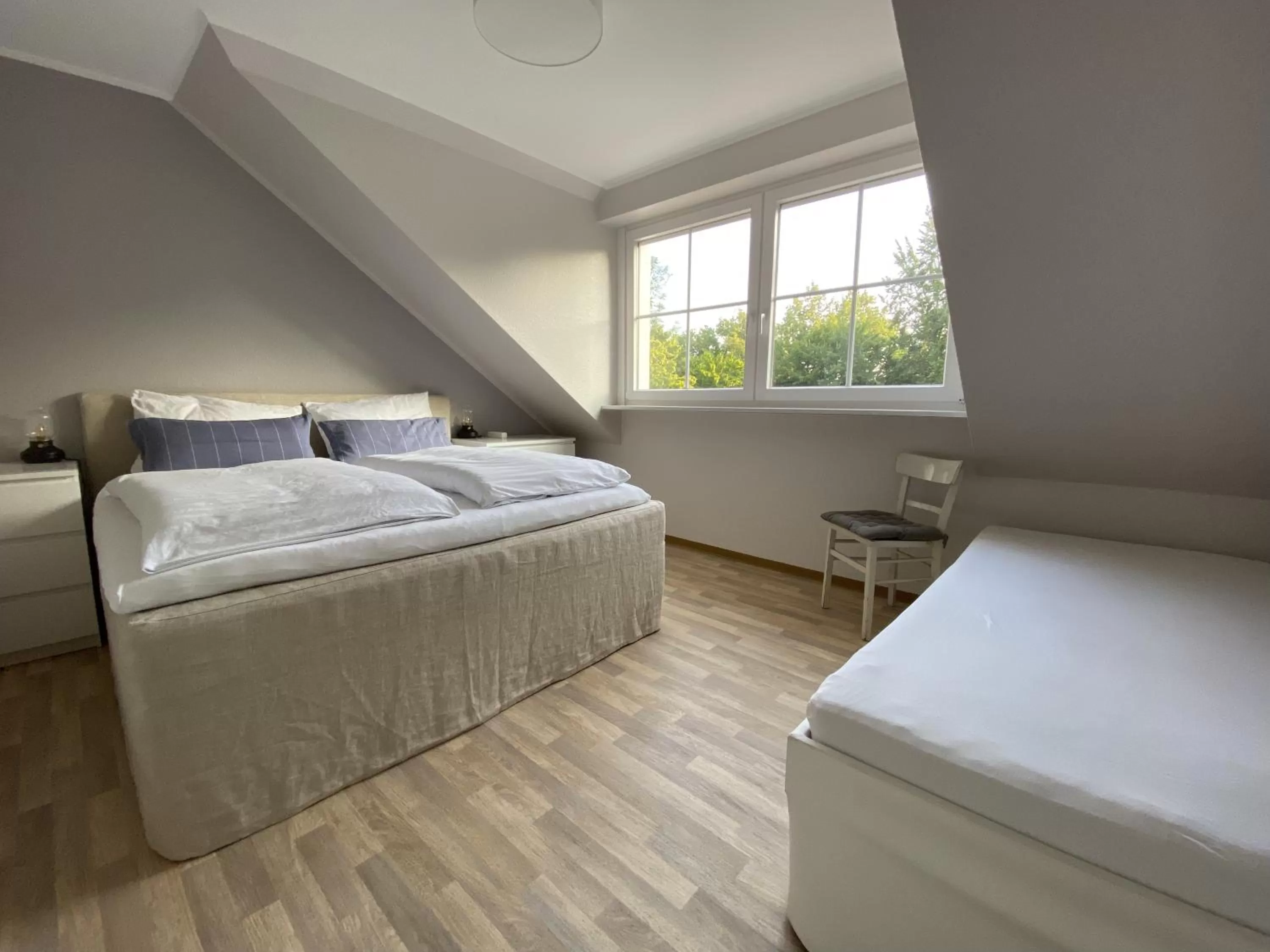 Photo of the whole room, Bed in Hotel zur Bever