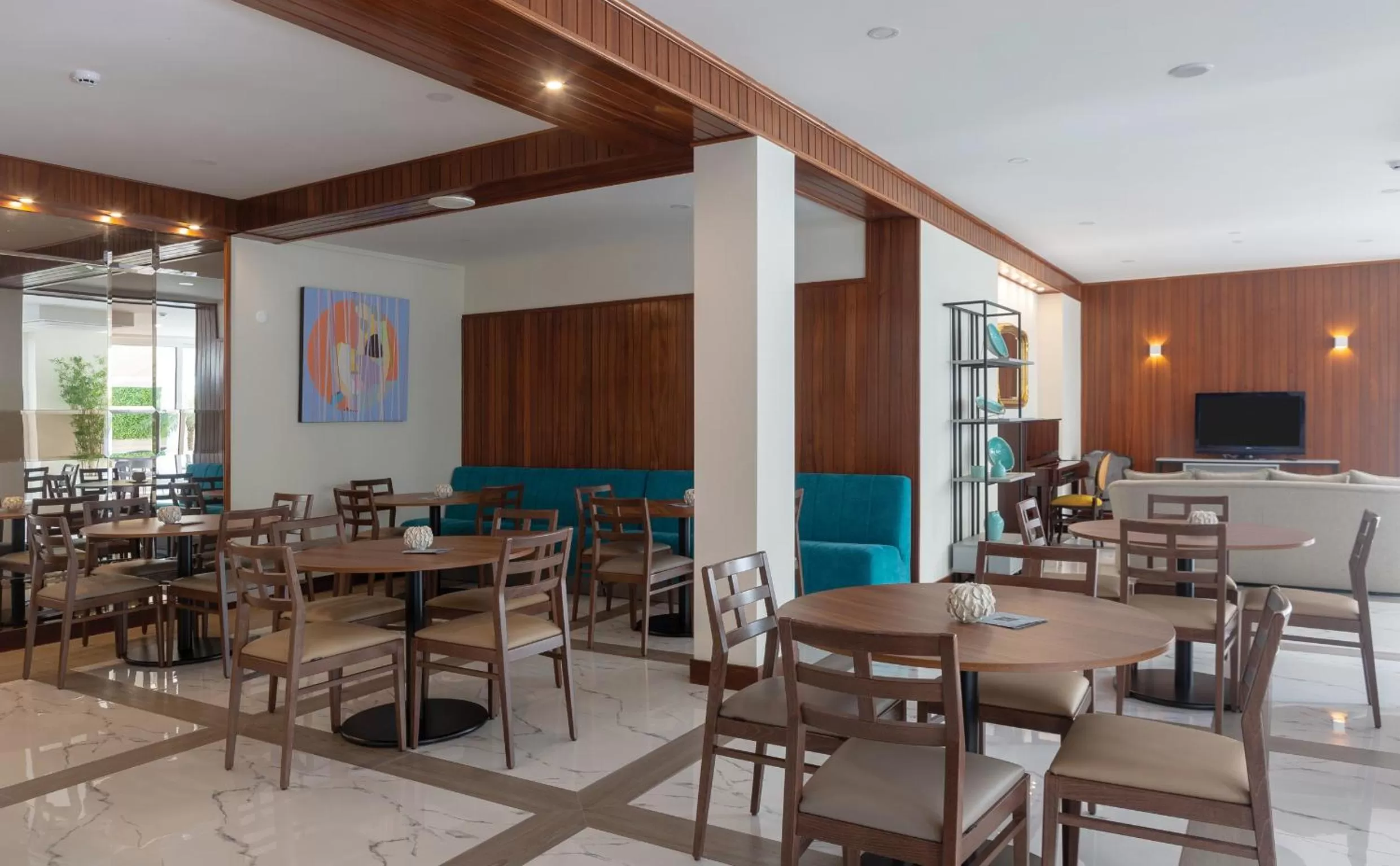 Lounge or bar in Hotel Afonso V & SPA