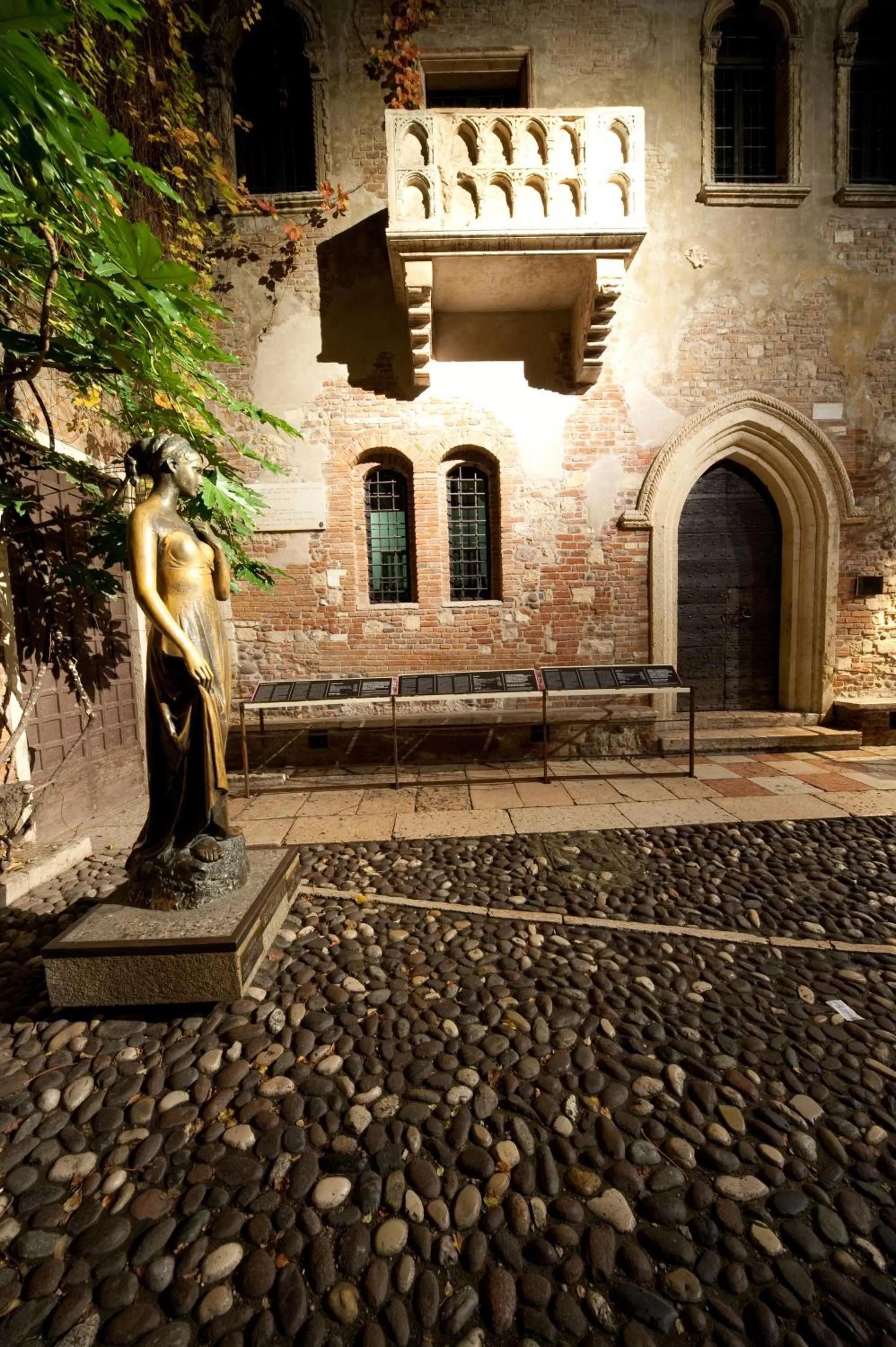 Facade/entrance in La Corte Di Giulietta