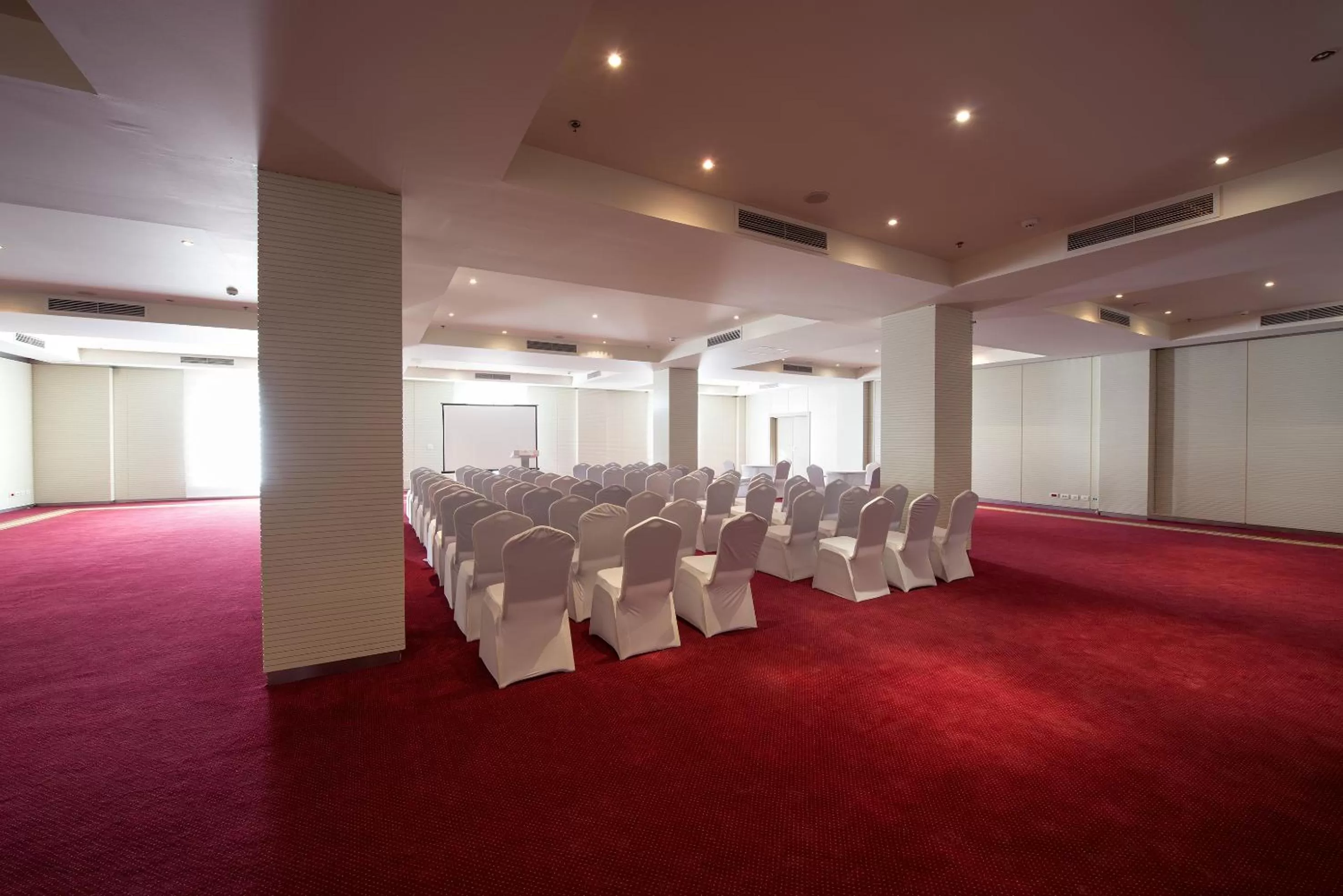 Banquet/Function facilities in Sunrise Montemare Resort -Grand Select