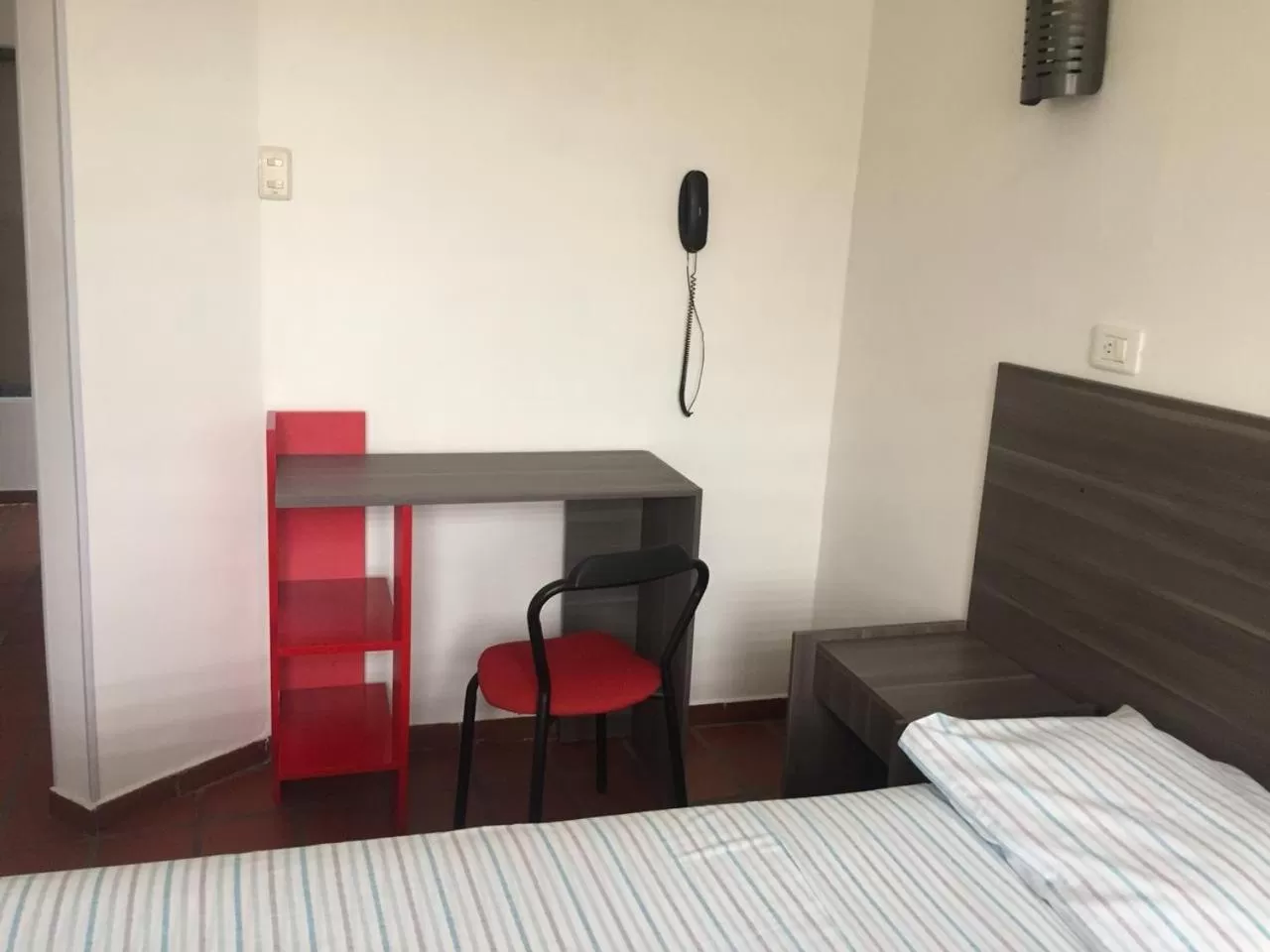 TV/Entertainment Center in Hotel 42 Avenida