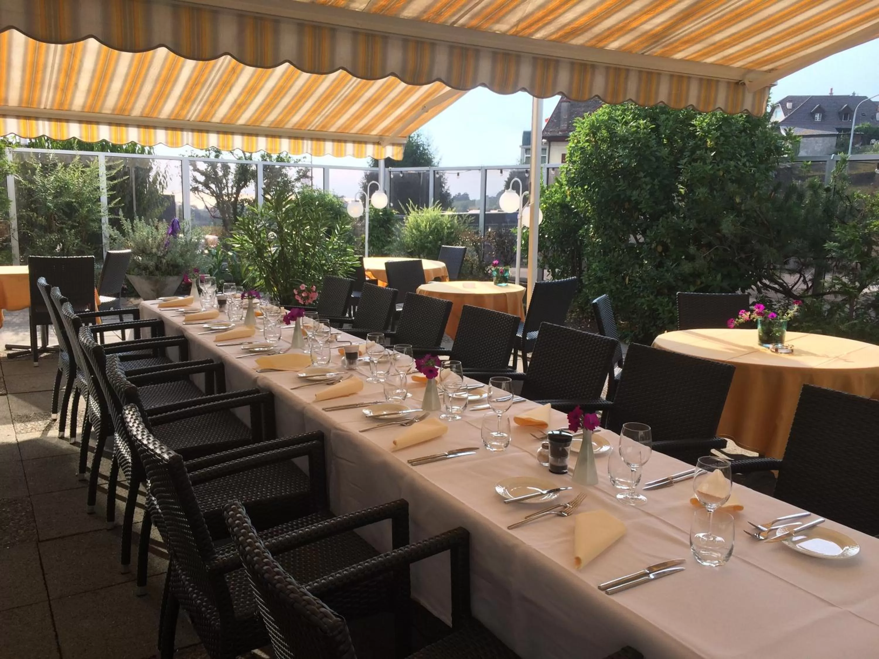 Restaurant/places to eat in Hôtel de Chailly