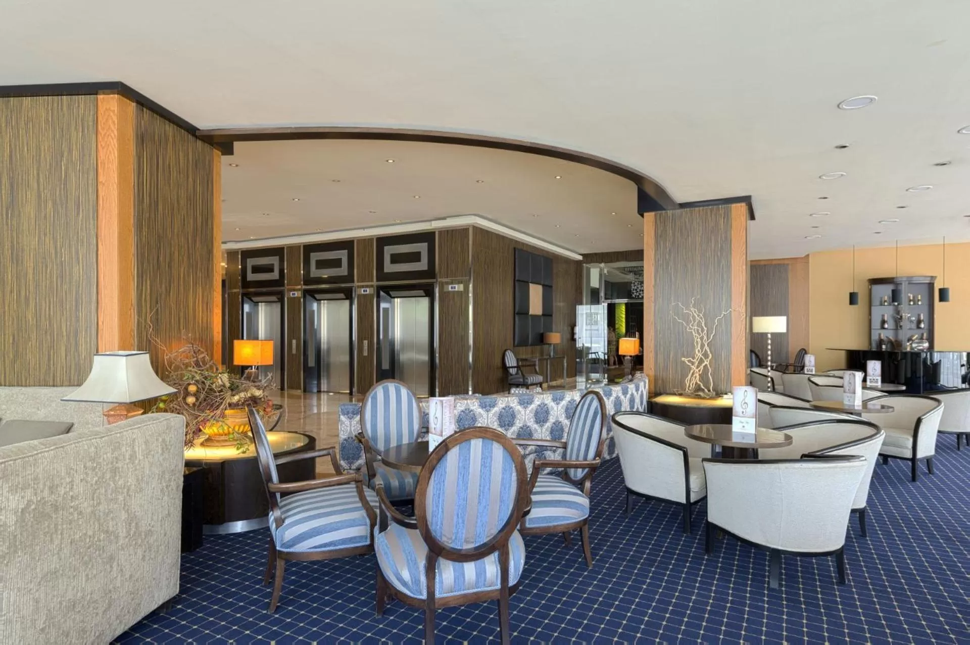 Lounge or bar in Hotel Cordoba Center