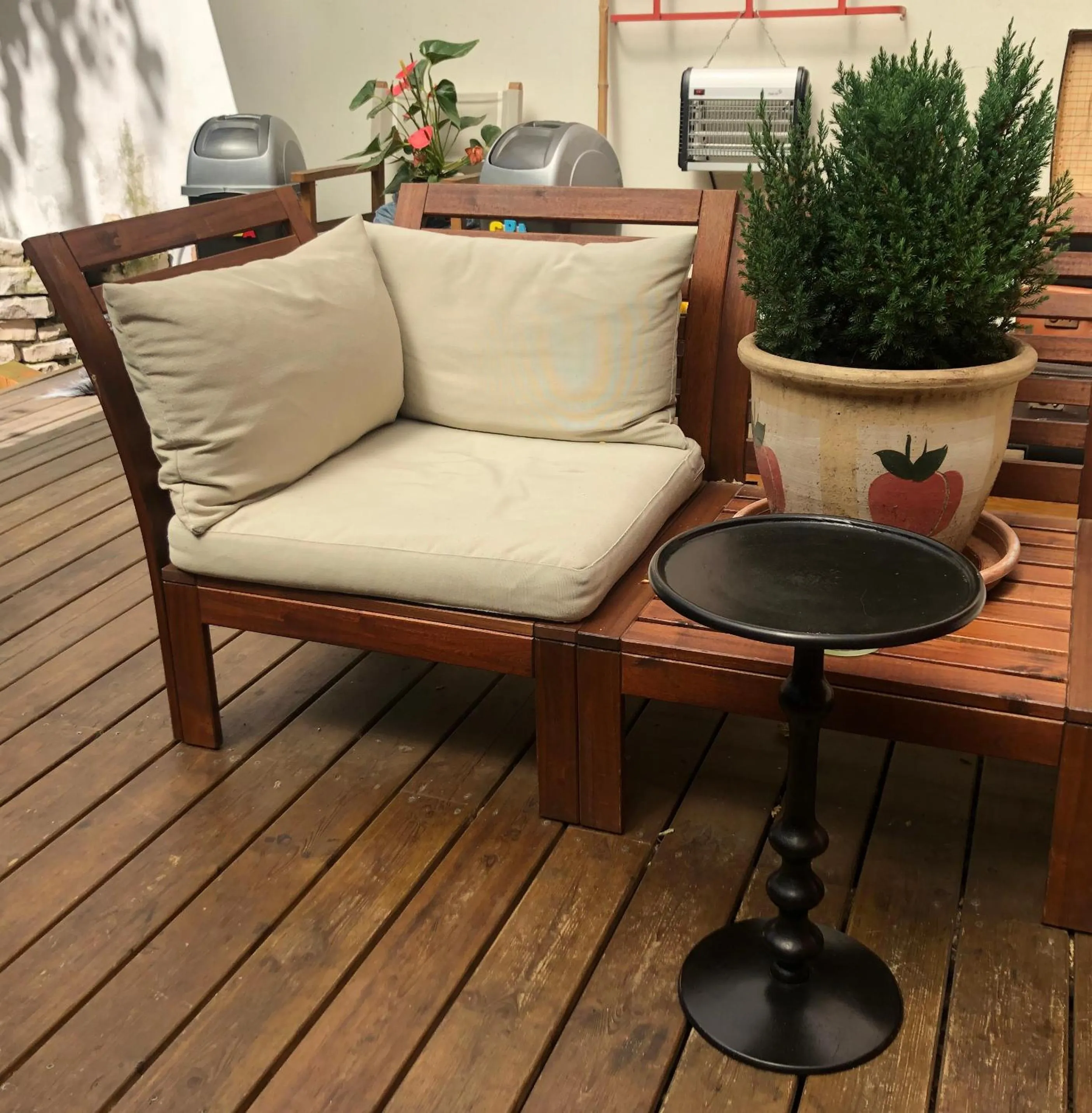 Patio in Il Girasole High Quality Inn