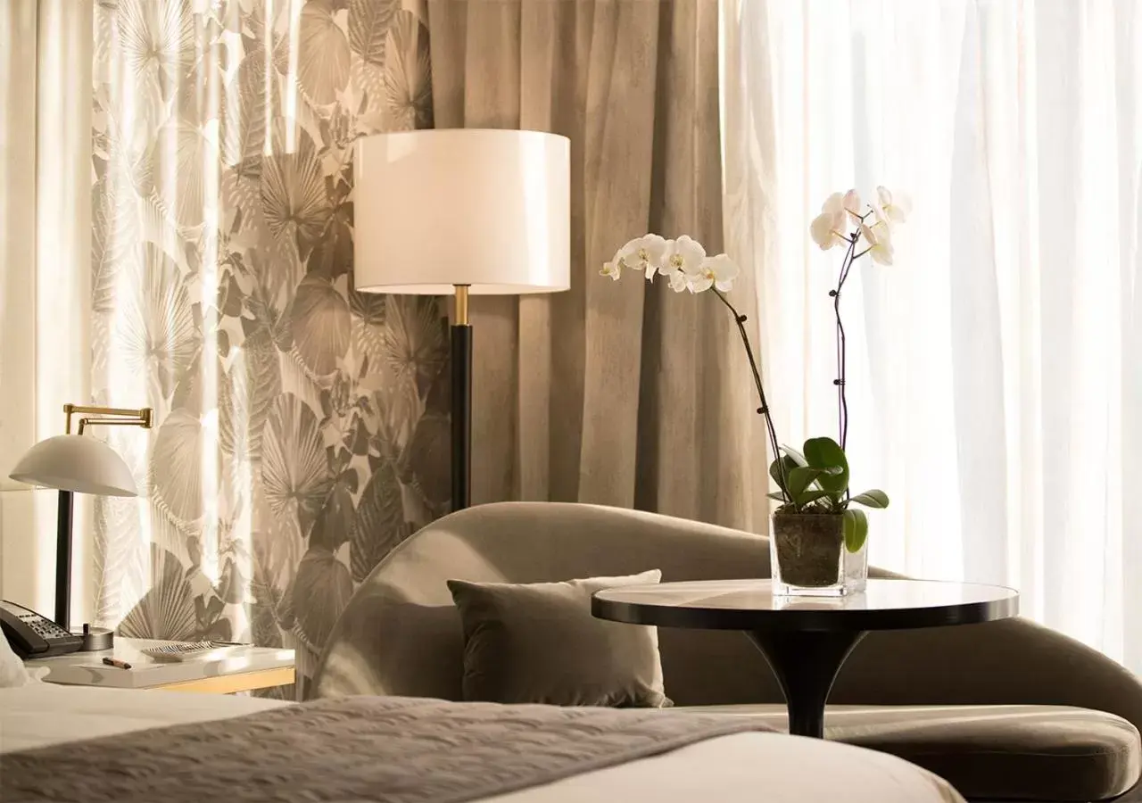 Vista King Suite with Free Wifi in Emporium Hotel South Bank Vista King Suite with Free Wifi in Emporium Hotel South Bank