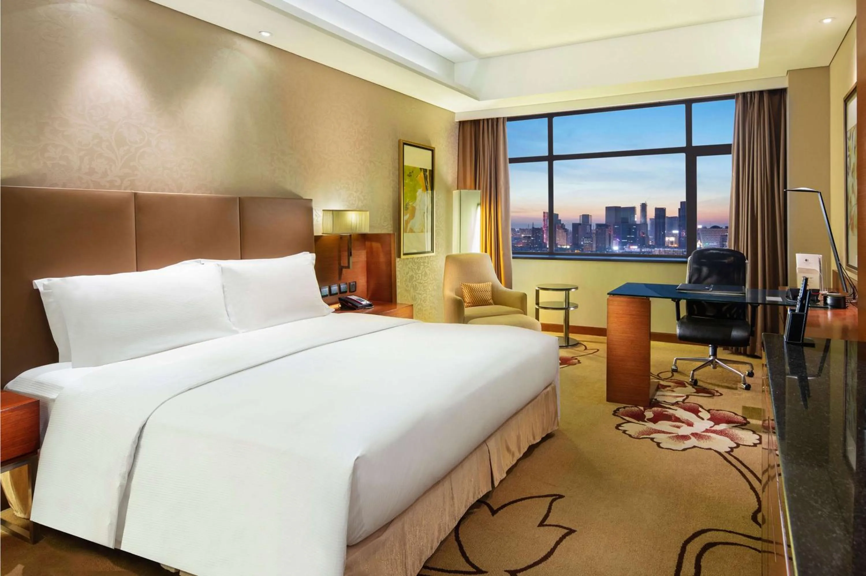 Bedroom, Bed in DoubleTree by Hilton Shenyang