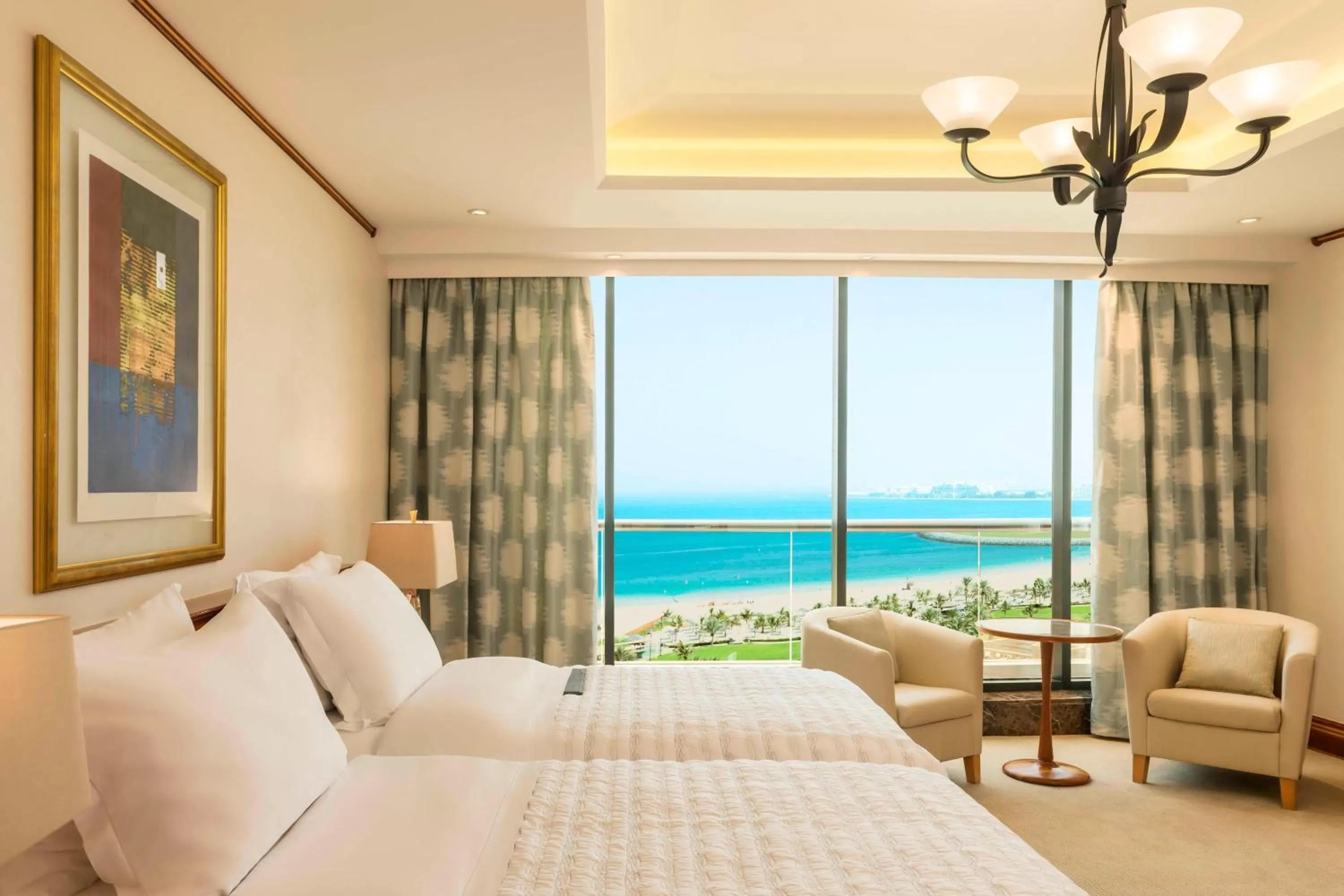 Bedroom, Bed in Le Royal Meridien Beach Resort & Spa Dubai