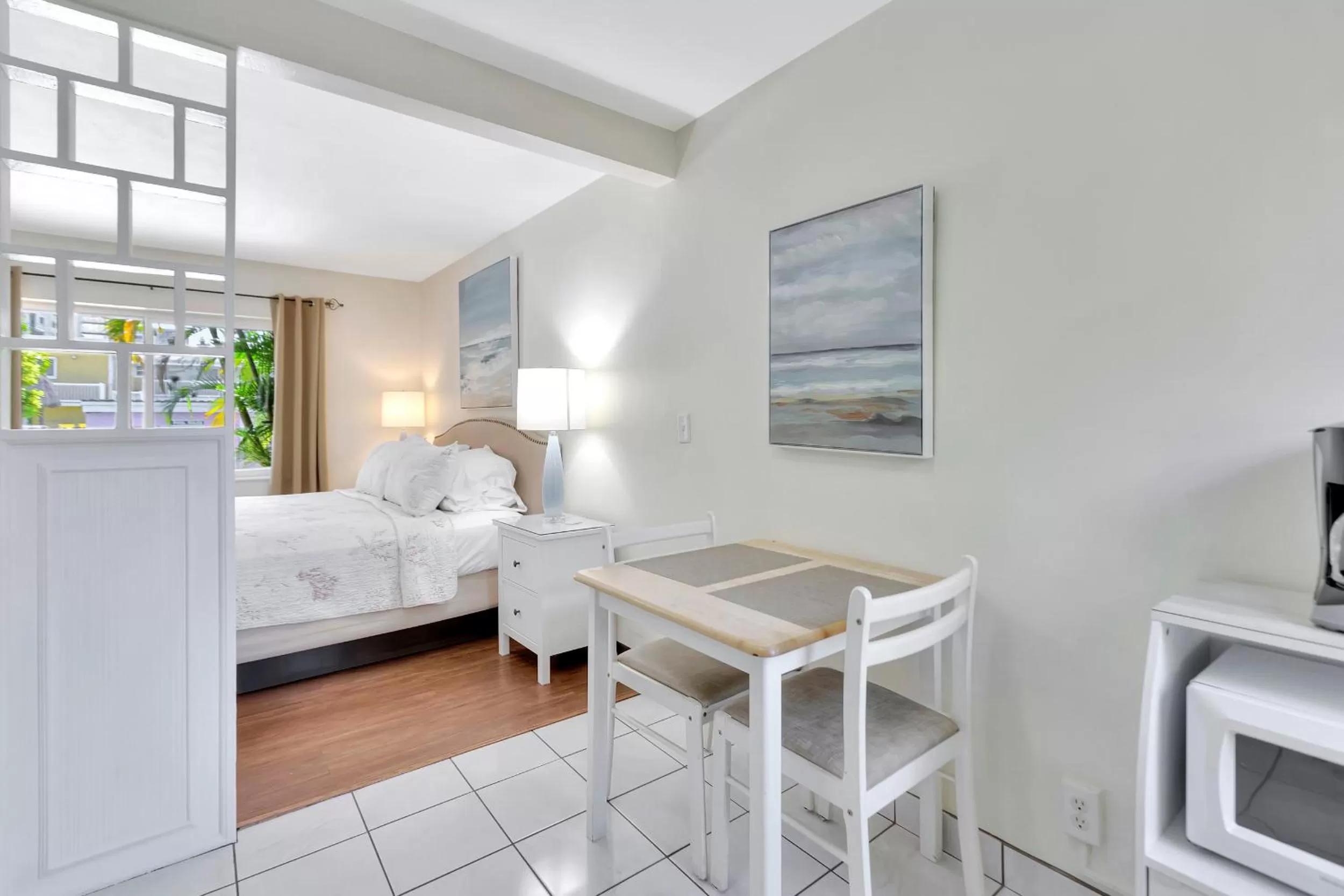 kitchen, Bed in Seahorse Guesthouse