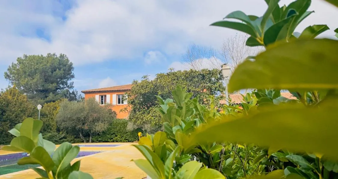 Garden in LOGIS HOTEL & RESTAURANT L'ETAPE Bouc Bel Air - Gardanne